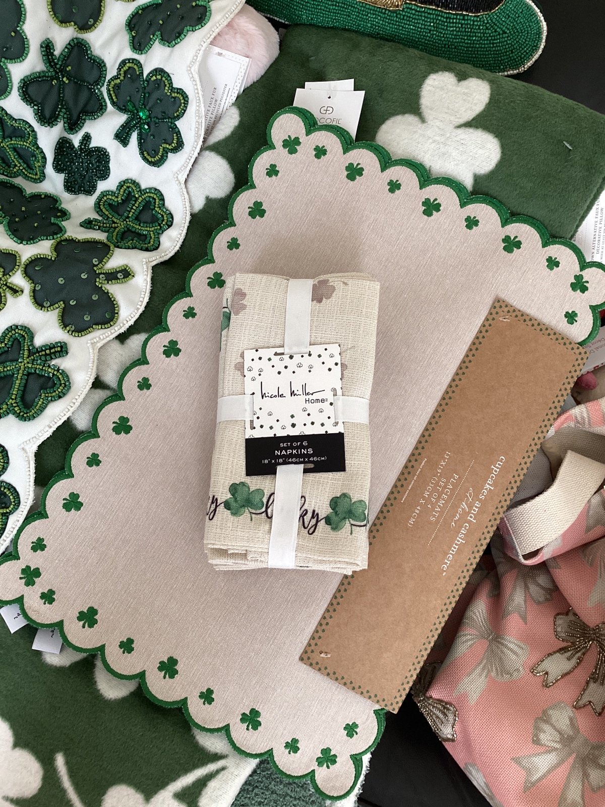 ❤️Cupcakes and Cashmere bundle 4 St Patrick's Day Shamrock Placemats & napkins