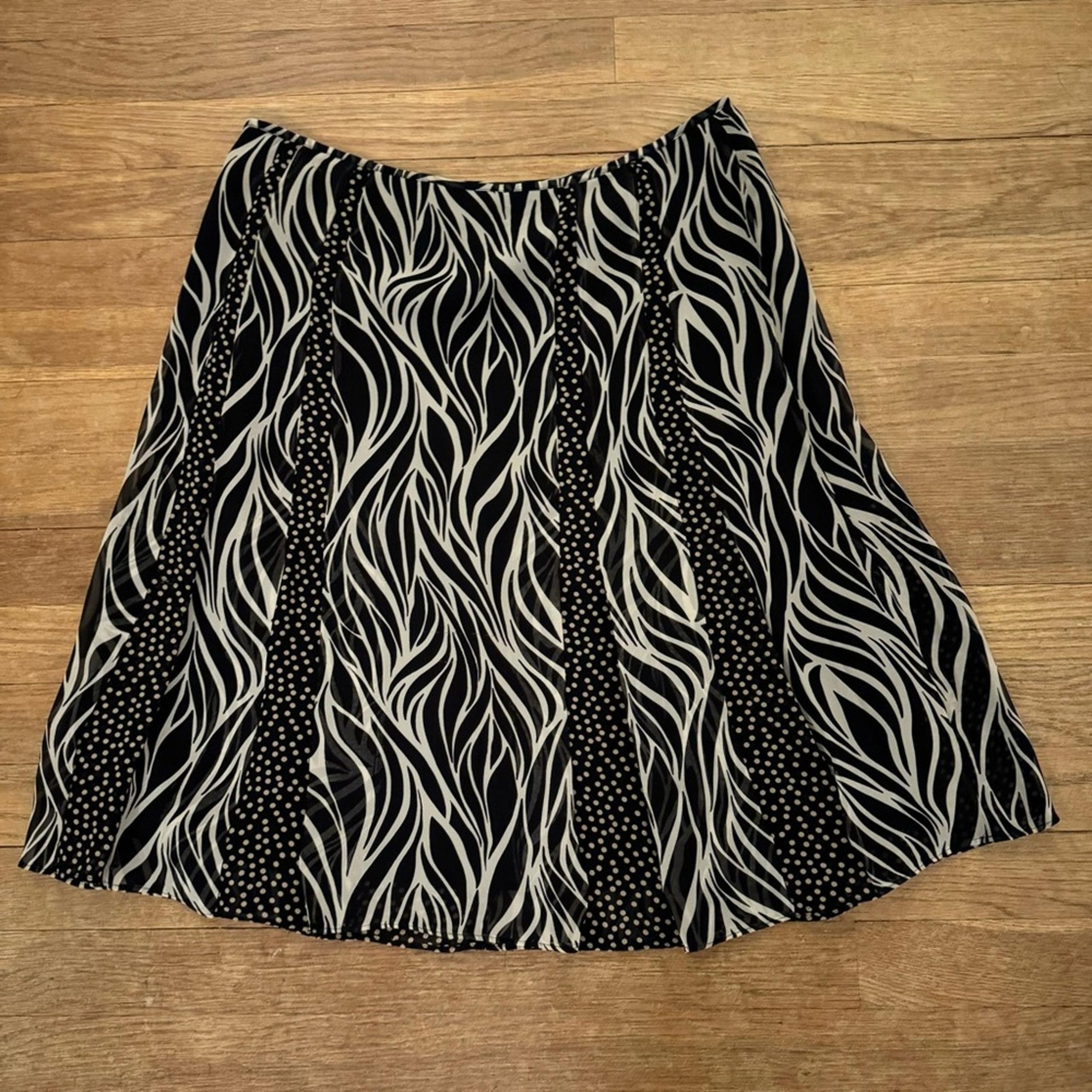Nine West 100% silk black tan midi a-line skirt size 8
 b30