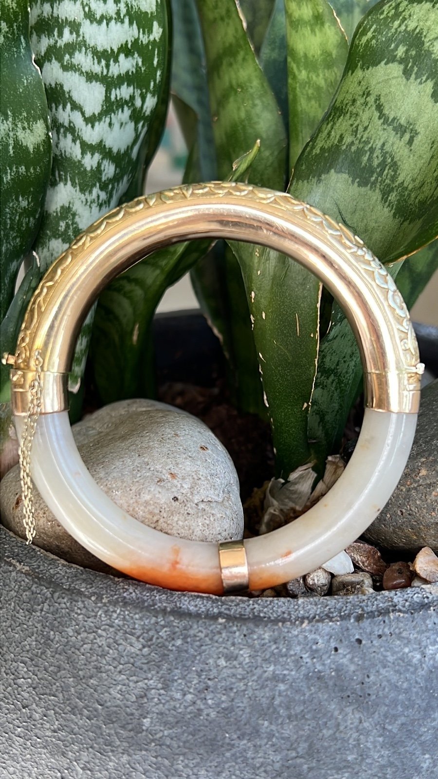 14 gold and jade bracelet