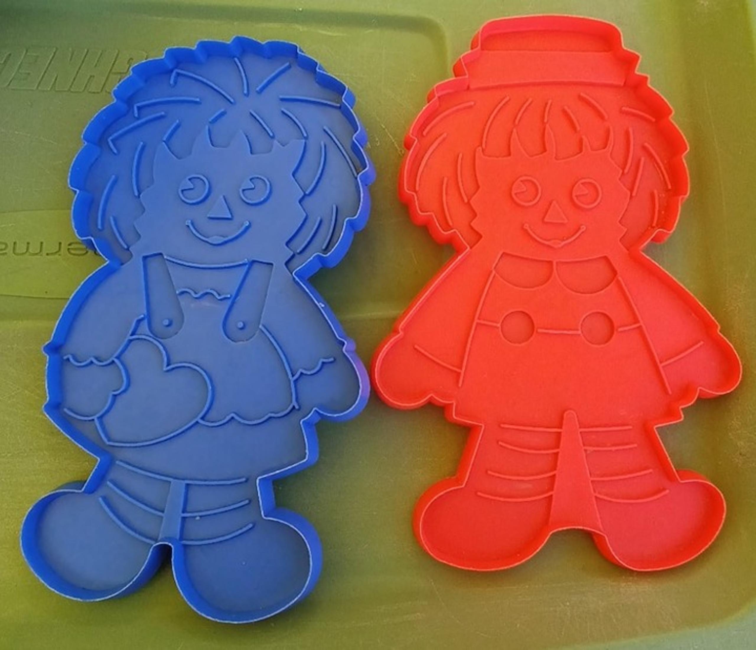 Cookie Cutters Hallmark Raggedy Ann and Andy Vintage
