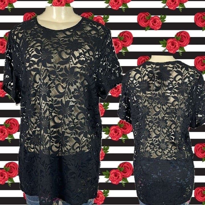 Torrid Plus 2 Black Sheer Floral Lace Crew Neckline Short Sleeve Top
