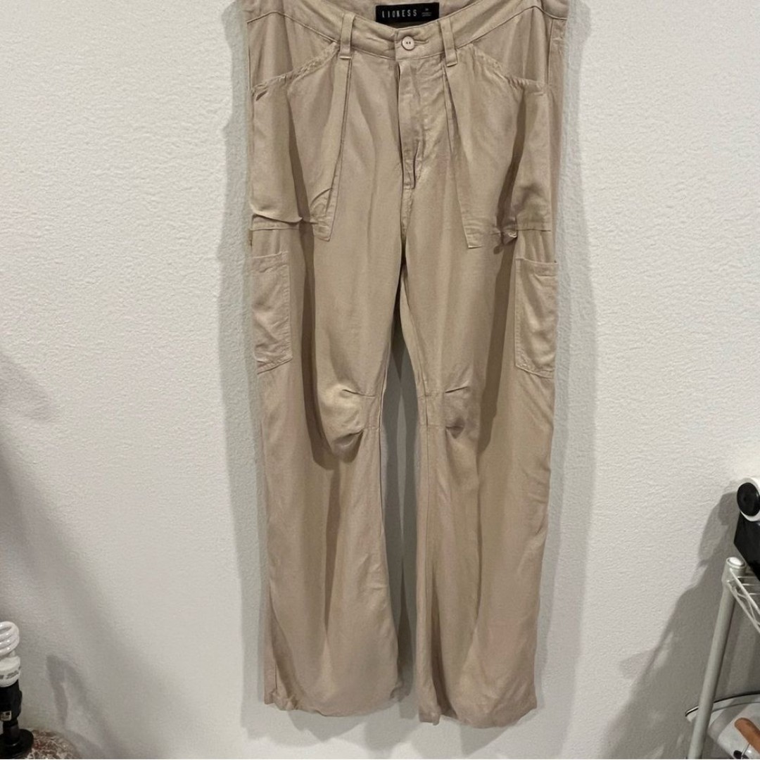 Lioness khaki tan wide leg lightweight cargo design pants size medium