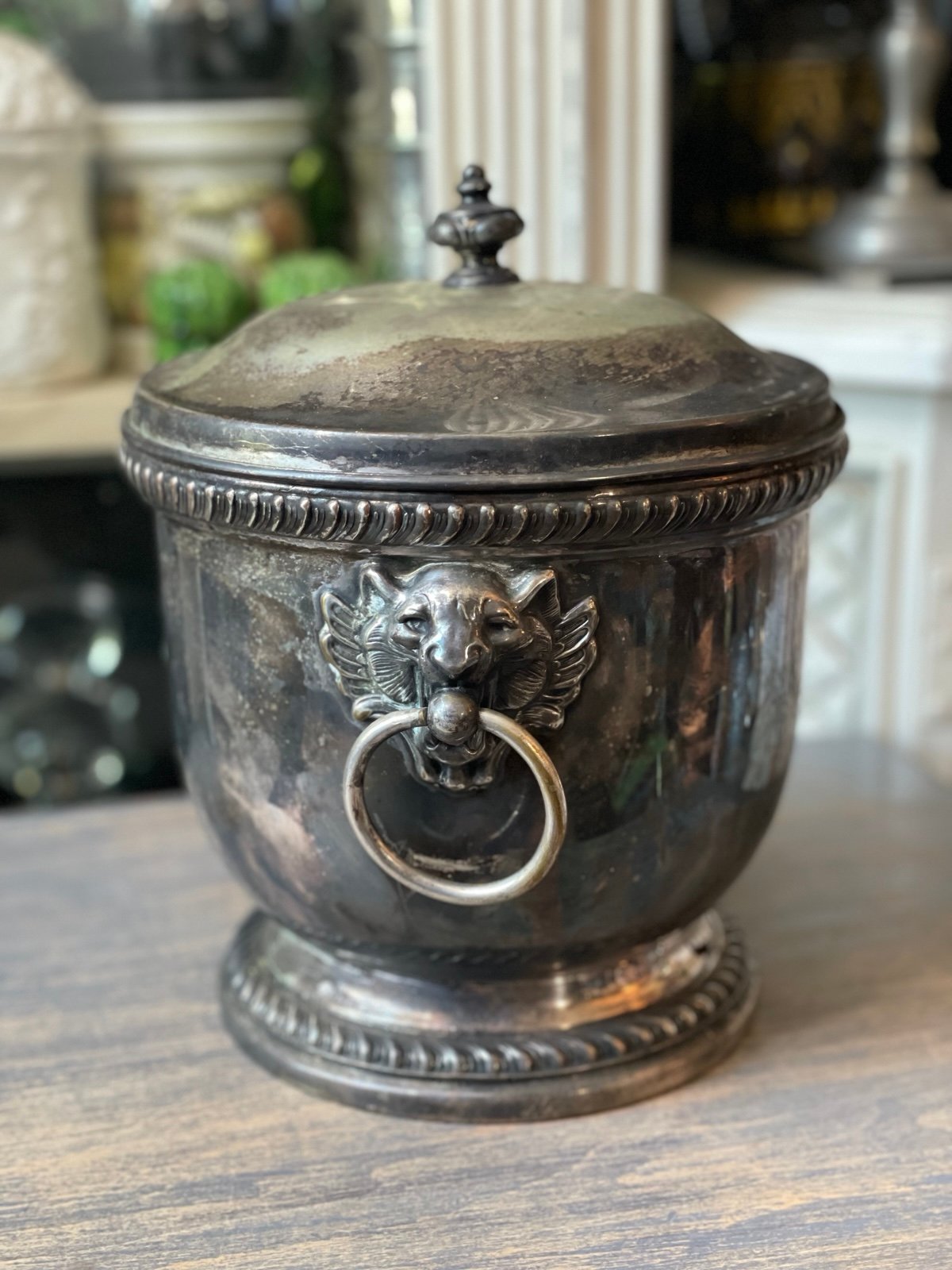 1940 Poole Silver Co. Silverplate Ice Bucket Lionshead Hollywood regency Barware