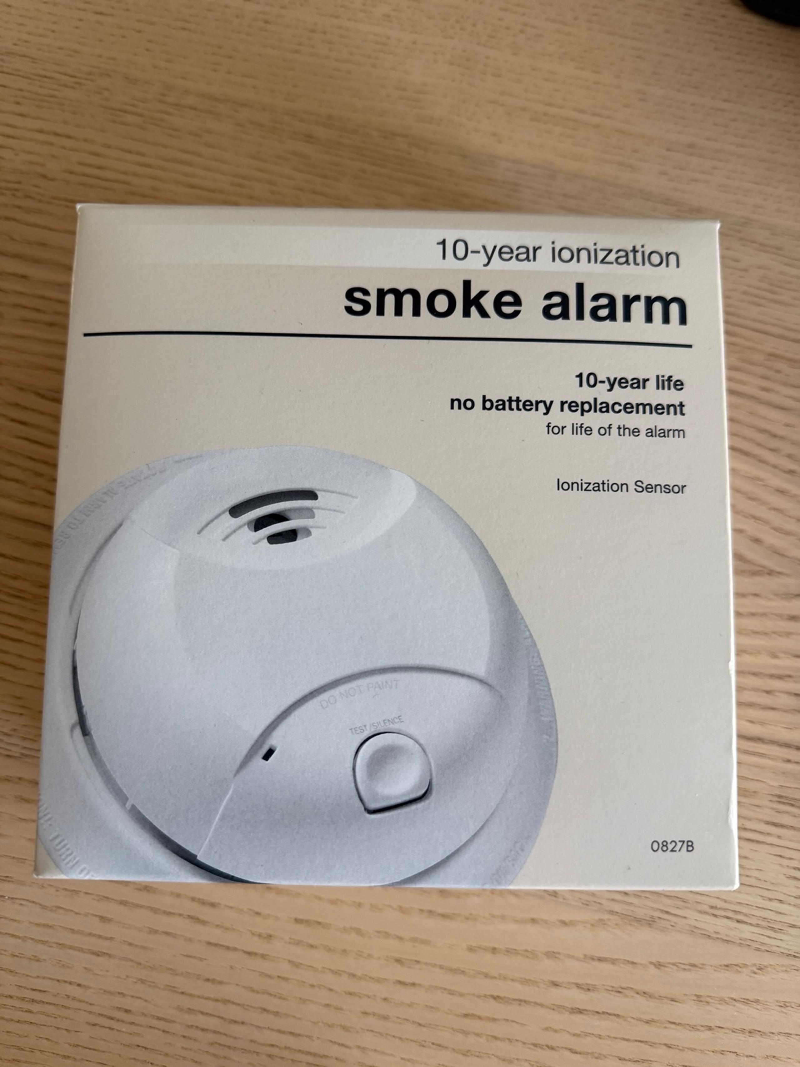NEW First Alert 0827B Ionization Smoke Alarm with 10-Year Sealed Tamper-Proof