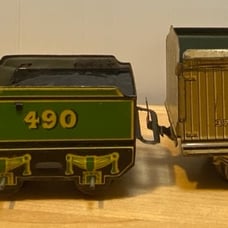 Antique Wells Brimtoy Tinplate -O- Gauge Wind Up Train Set