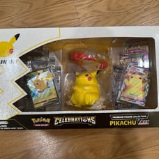 Pokémon TCG Celebrations Premium Figure Collection Pikachu VMAX Box