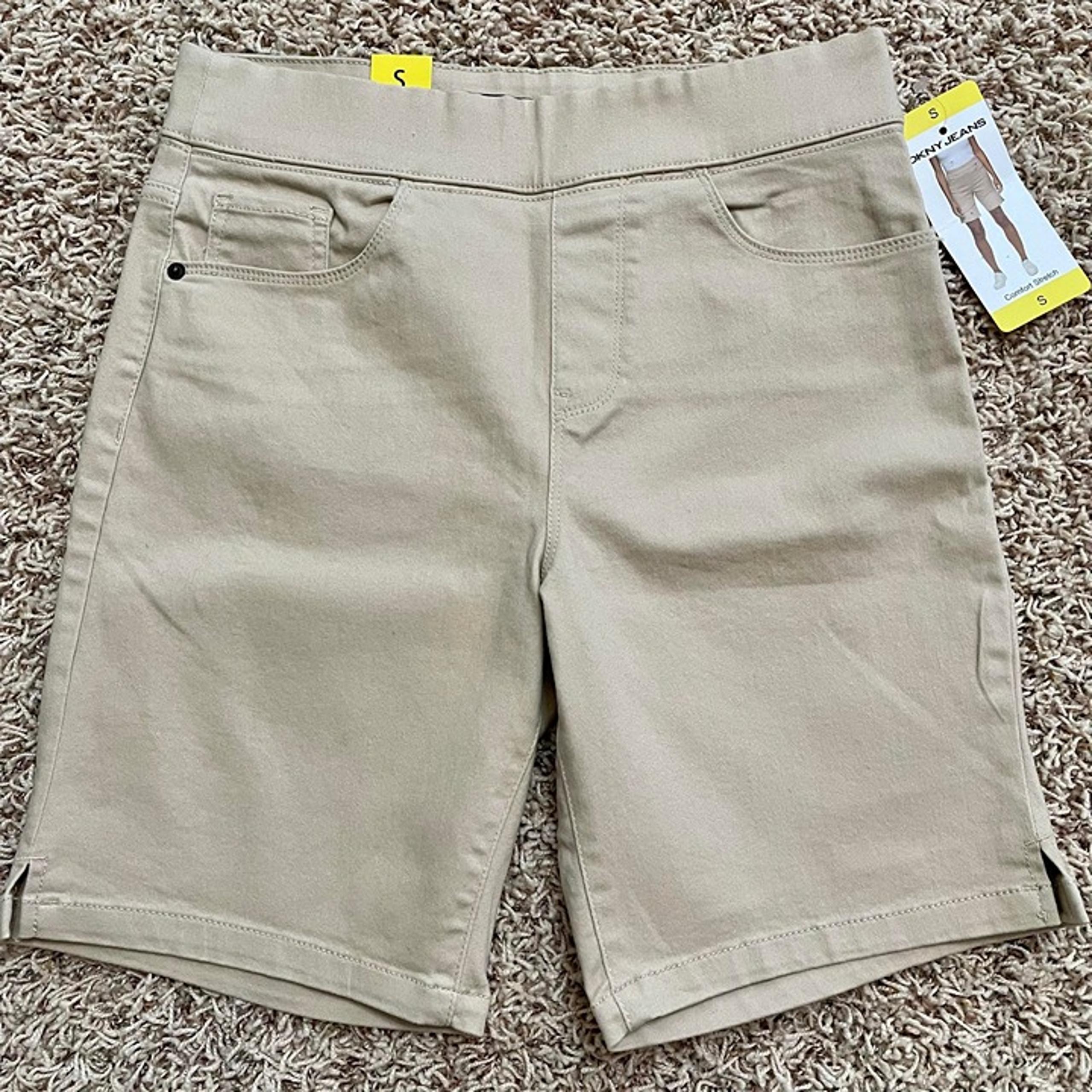 DKNY Jeans Women’s Pull-On Bermuda Shorts Beige, Size S (New)