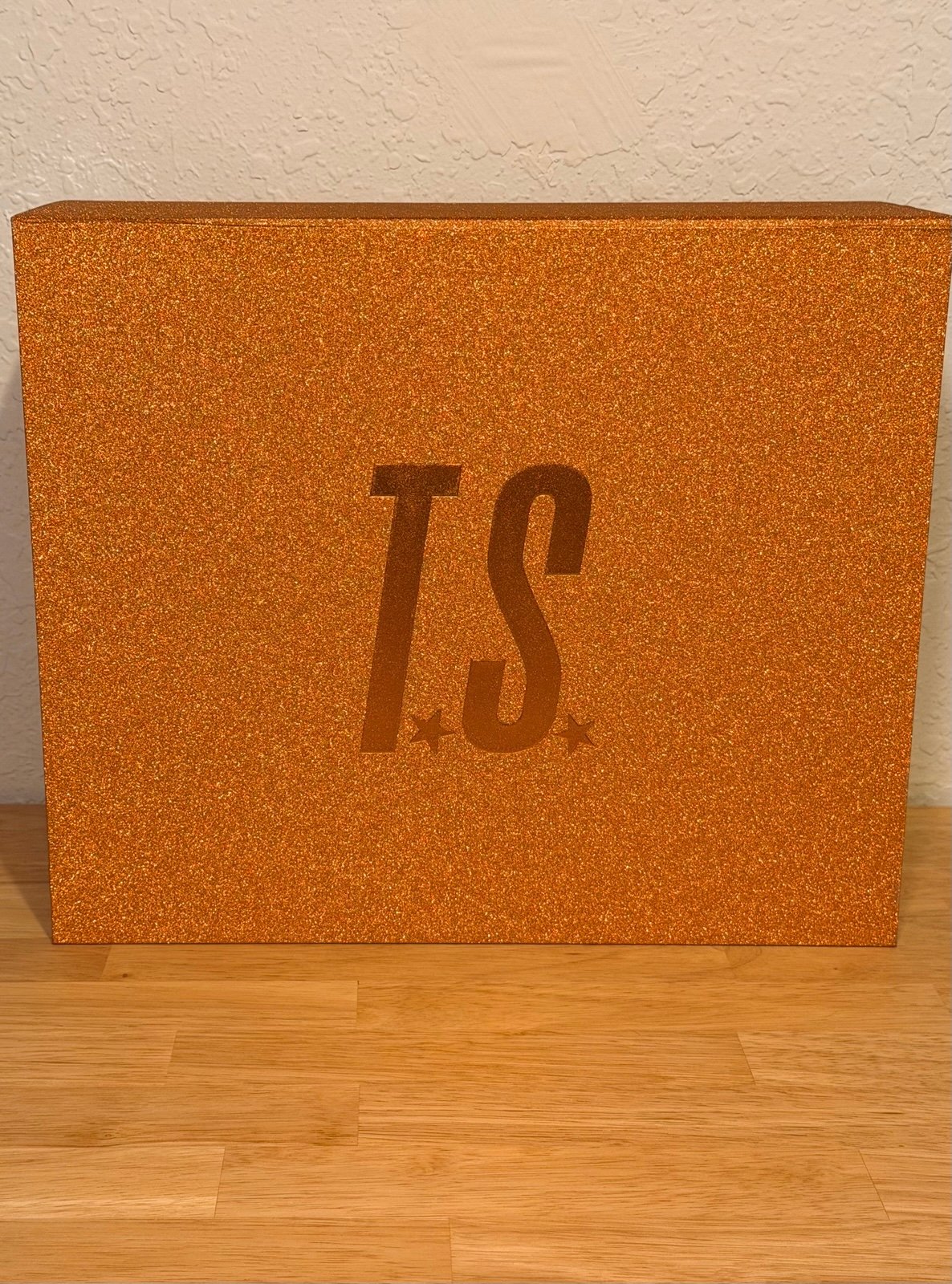 THE LIFE OF A SHOWGIRL CARDIGAN BOX SET - M/L