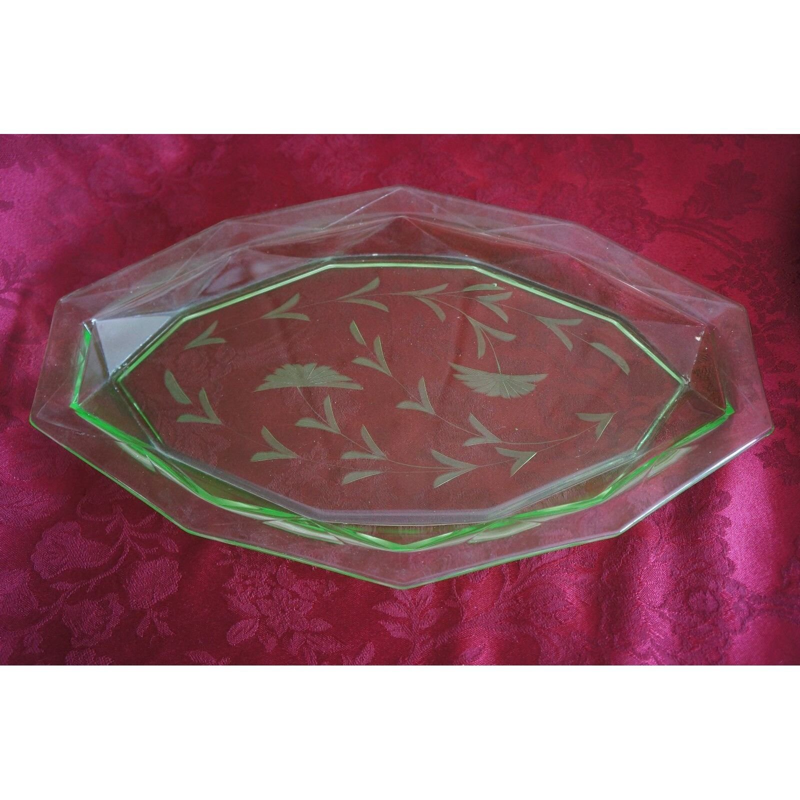 VTG. GREEN DEPRESSION GLASS DIAMOND/OVAL SERVING DISH WITH ETCHING