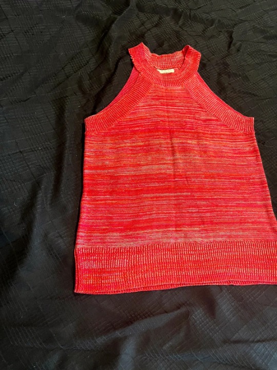 Knit tank Pink knit tank. Very flattering.small wear on neckline.