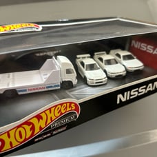 Hot Wheels Nissan Skyline Diorama 4 pack premium RARE !