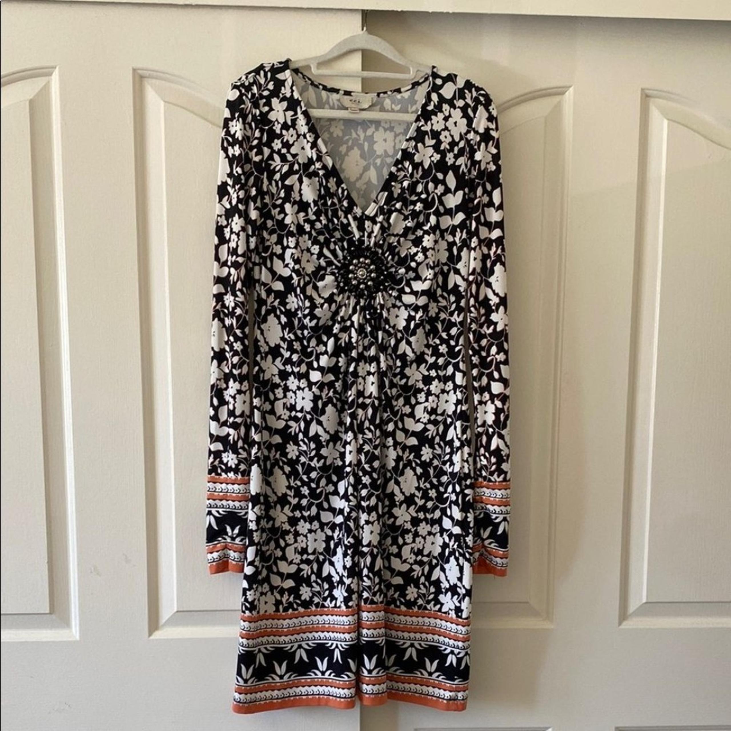ECI  NEW YORK  Black and White Floral Dress. Size 6