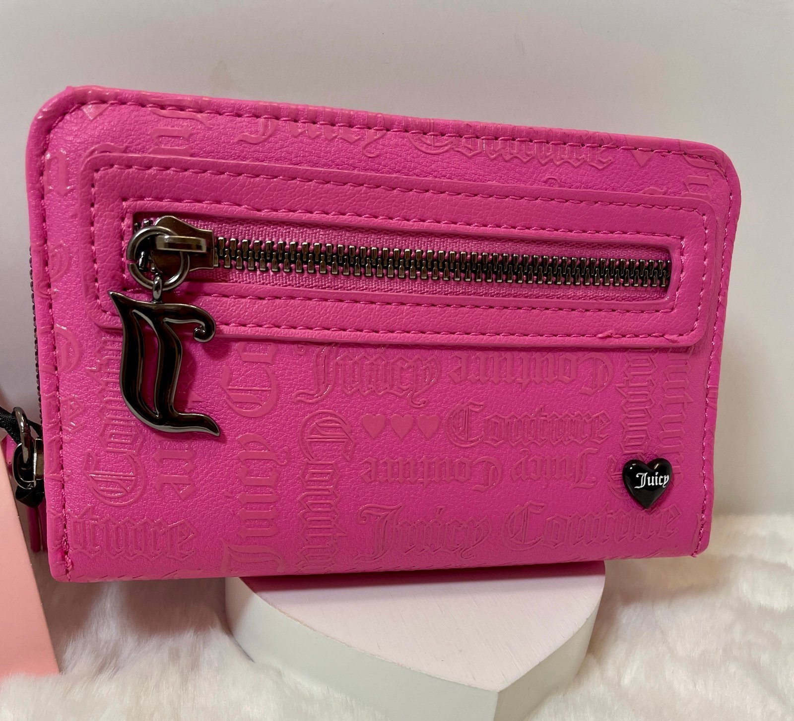 JUICY COUTURE JUICY PINK MATERIAL GIRL Multi Compartment Bifold NEW