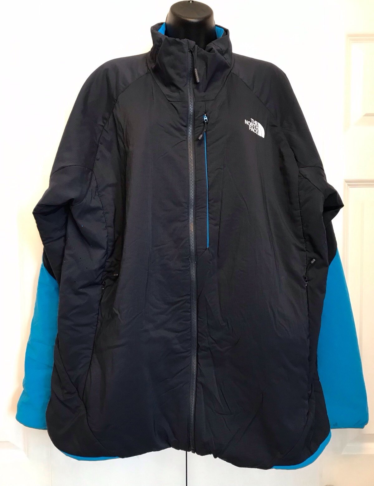 The North Face Navy Blue Ventrix Men’s Jacket ( Size XXL) Thermal insulation