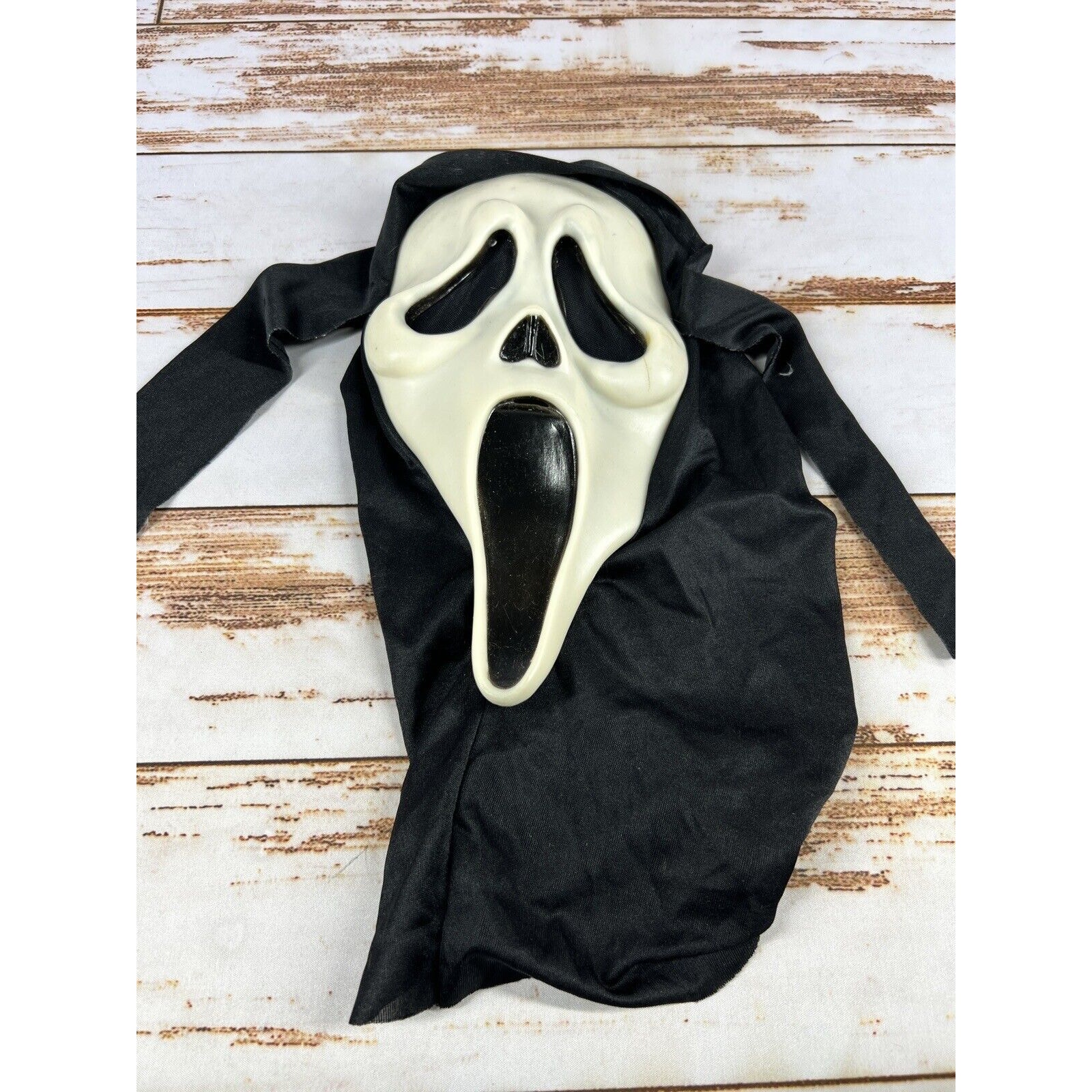 Scream Ghostface Mask Easter Unlimited T Stamp Vintage Rubber Doesn’t Glow