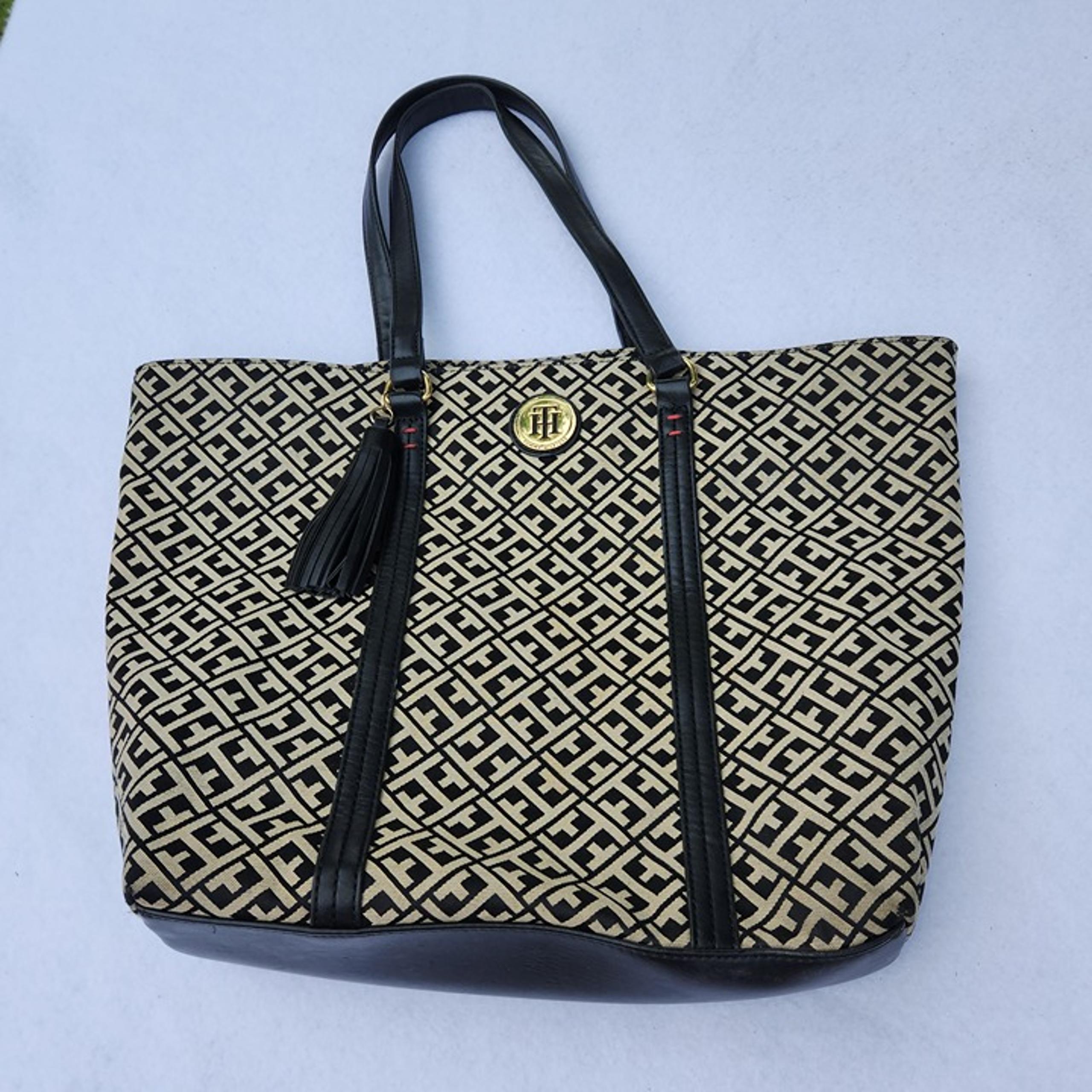 Tommy Hilfinger Signature Tote Bag Purse, Tassel, Double Handles, Pockets