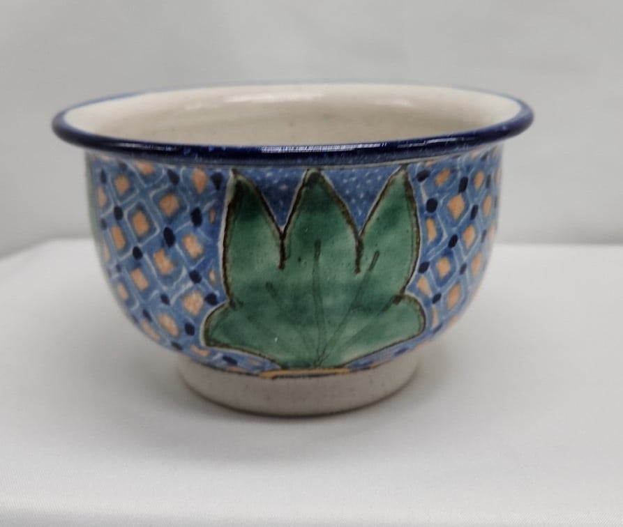 RARE VTG URINATE TALAVERA HAND PAINTED BLUE GREEN PLANT MOTIEF BOWL ARTIST SIGN