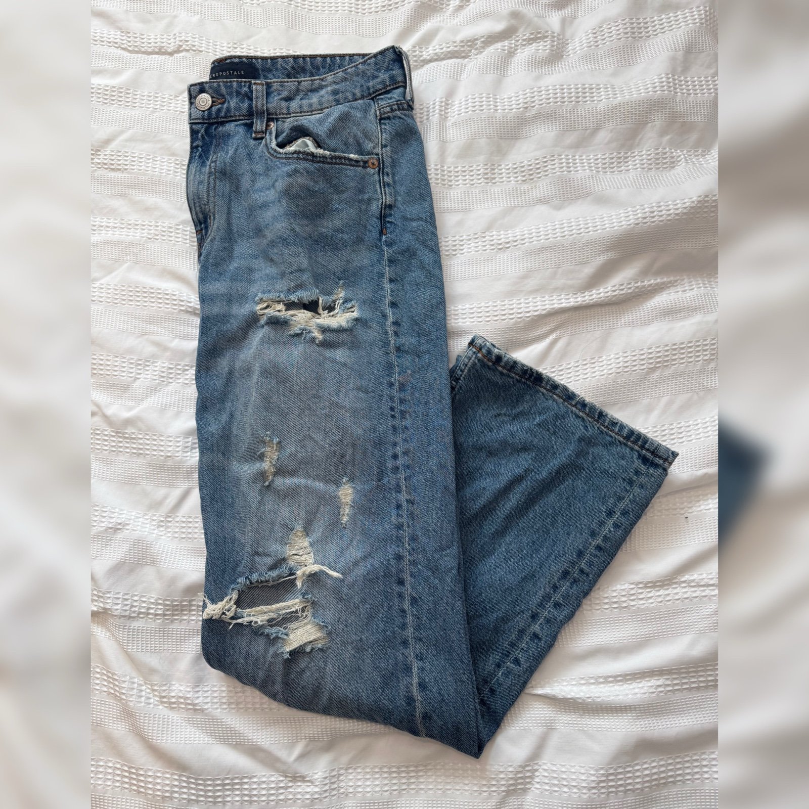 Aéropostale Low-Rise Baggy Jeans