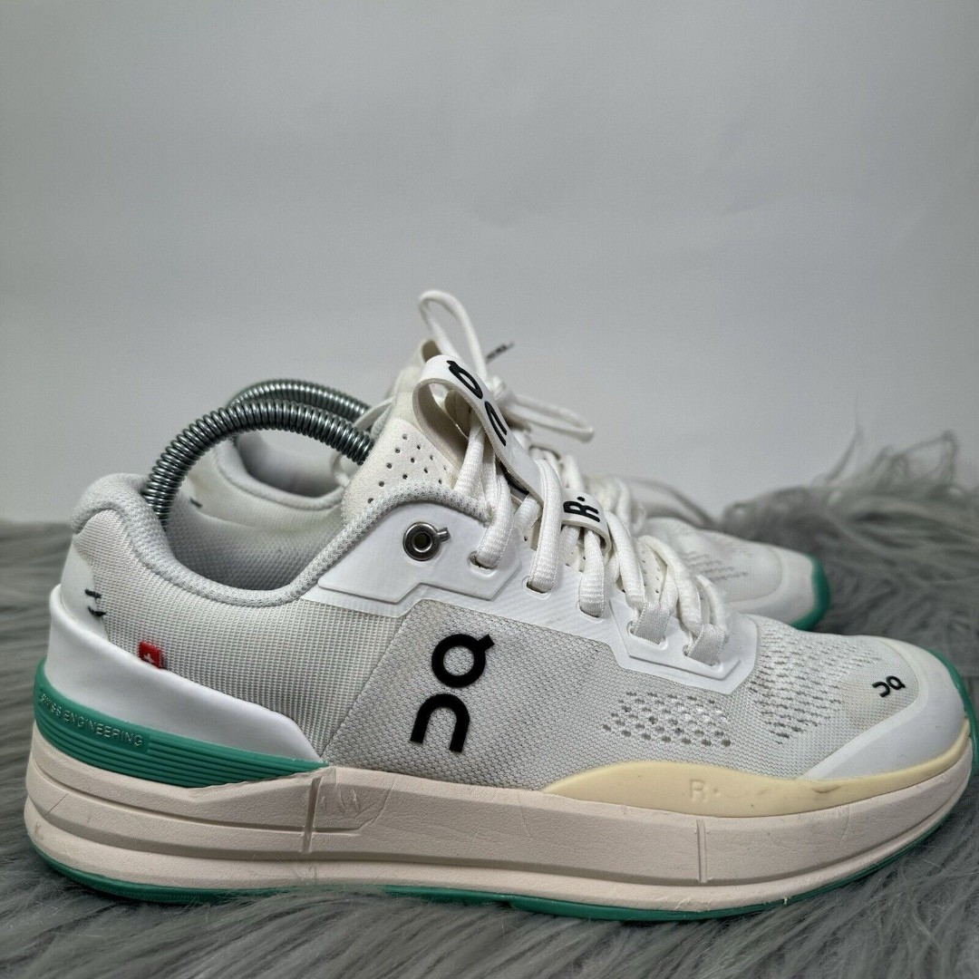 On Cloud Womens The Roger Pro White Green Mesh Sneakers Size 9