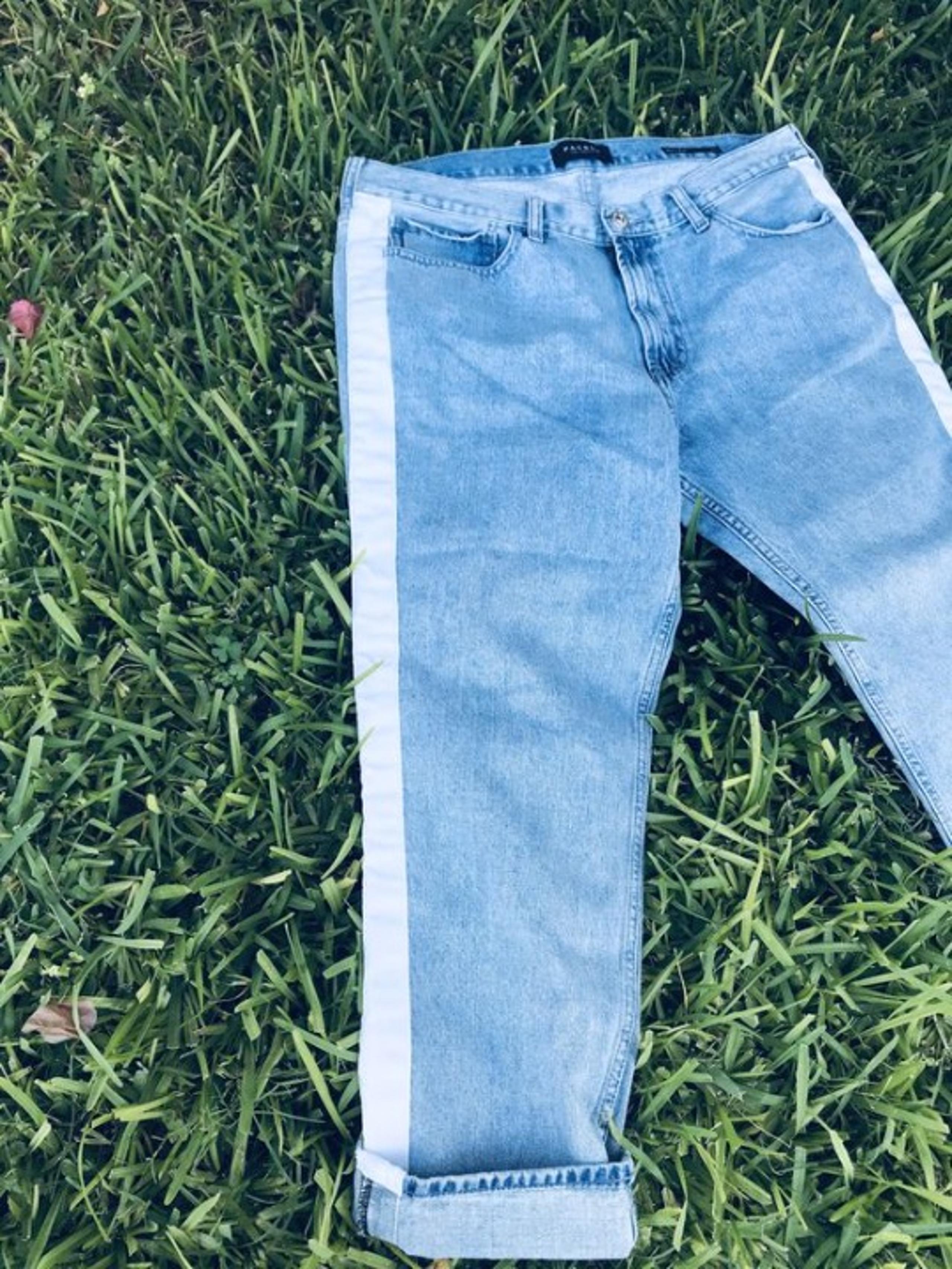 MENS PAC SUN SLIM JEANS WAIST 36. E22