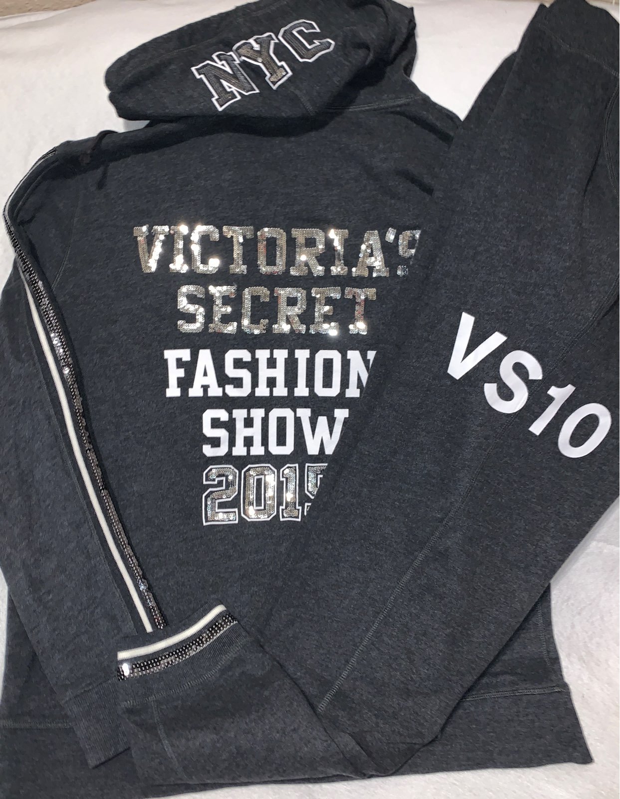 VIctoria Secret M/L Fashion Show set