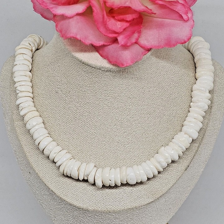 Vintage Large Hawaiian Genuine Puka Shell Necklace Choker Barrel Clasp 19” 70g