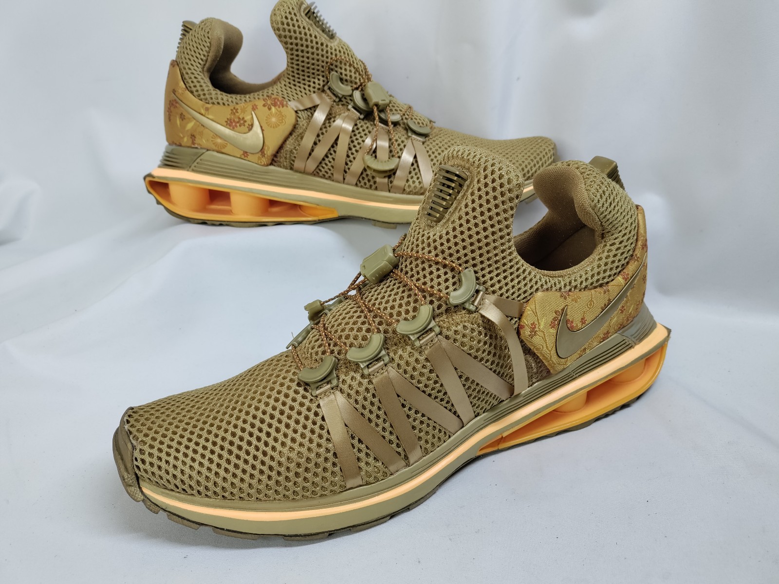 Nike Shox Gravity Metallic Gold AQ8554-700 Running Shoes Women's Size 10