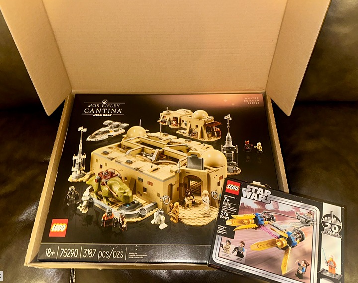 LEGO Star Wars: Mos Eisley Cantina (75290) & Anakin's Podracer (75258)
