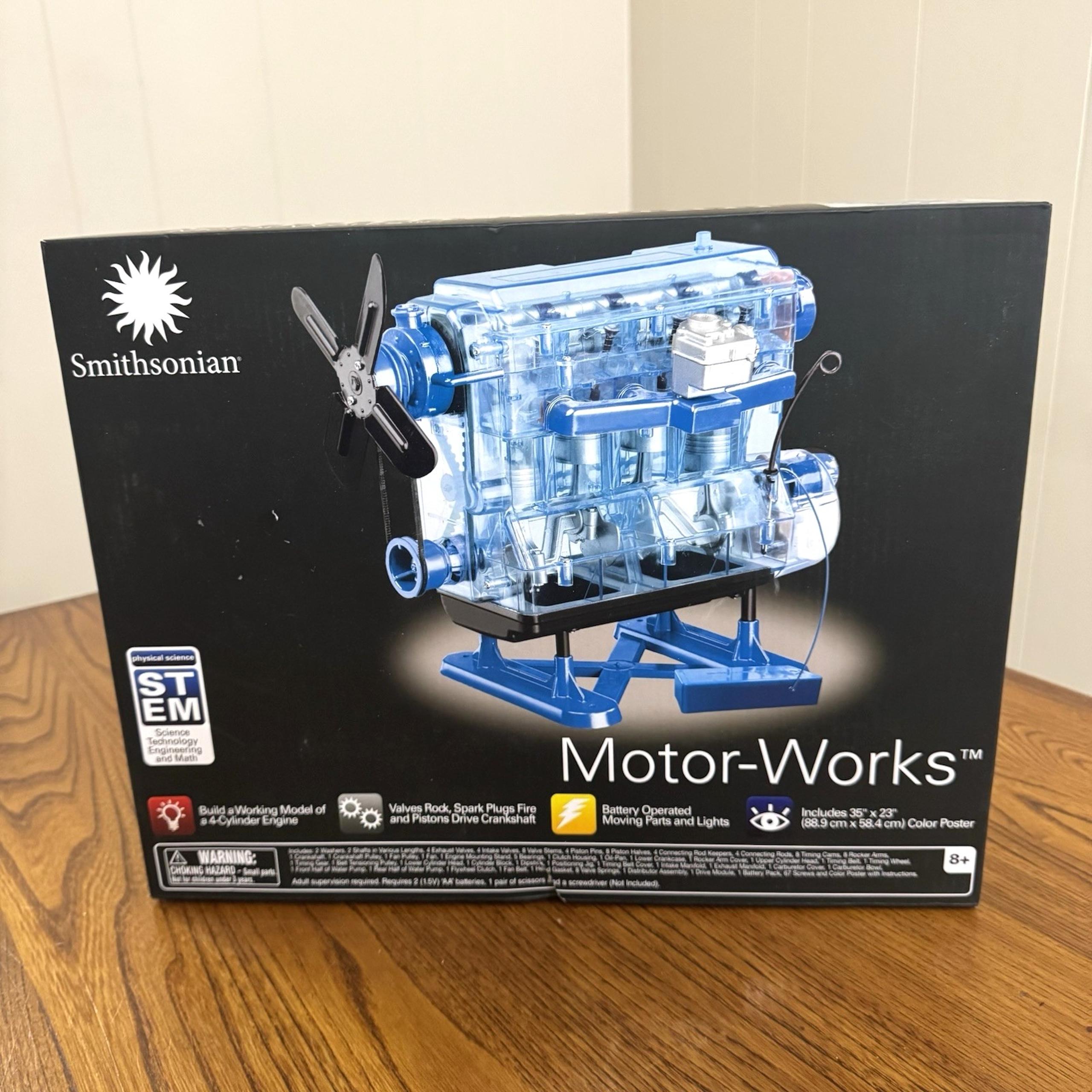 NIB Smithsonian Motor Works Stem 4-Cylinder Engine Model Battery Operated