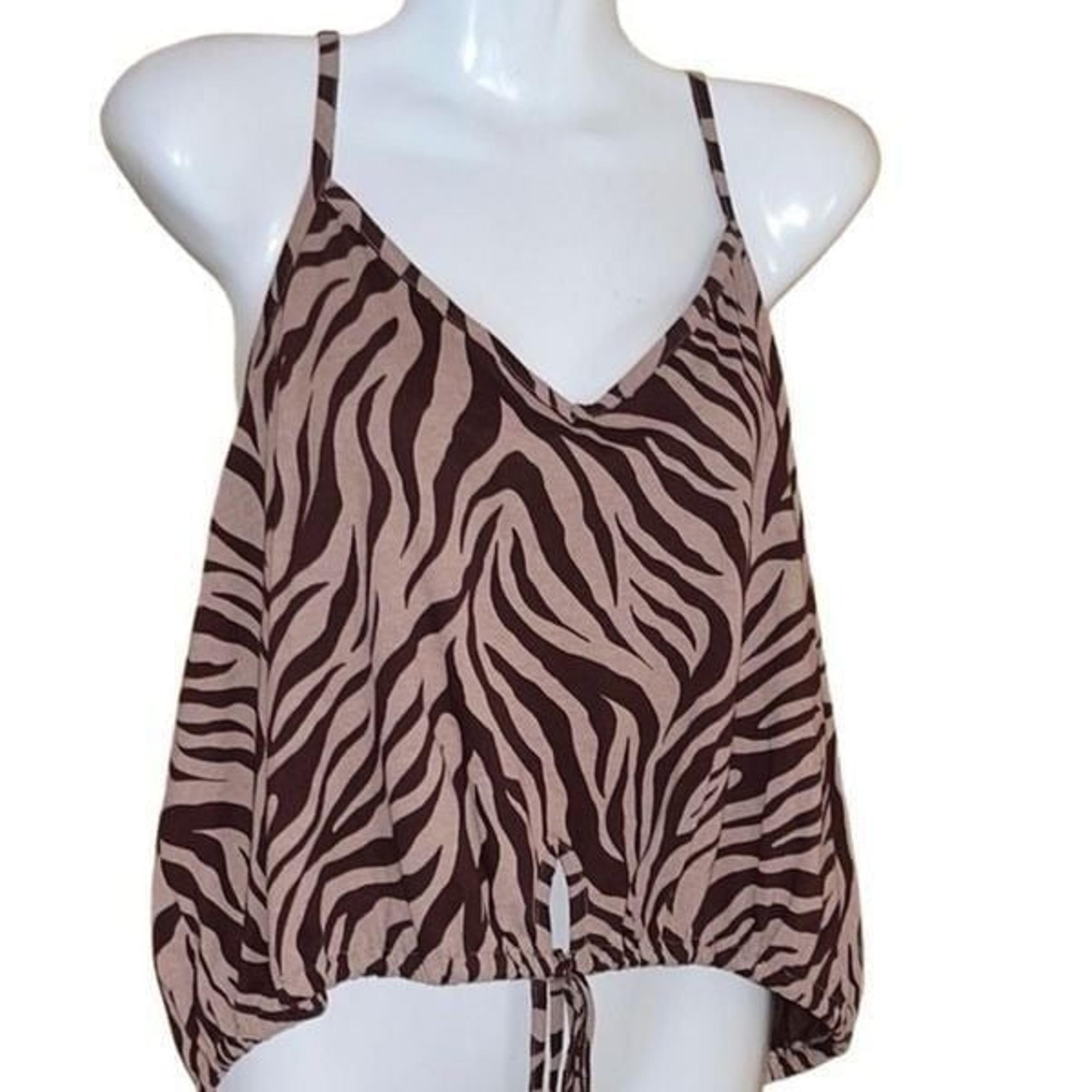 BP. Women’s top 3X animal print adjustable straps cropped V-Neck keyhole tie New