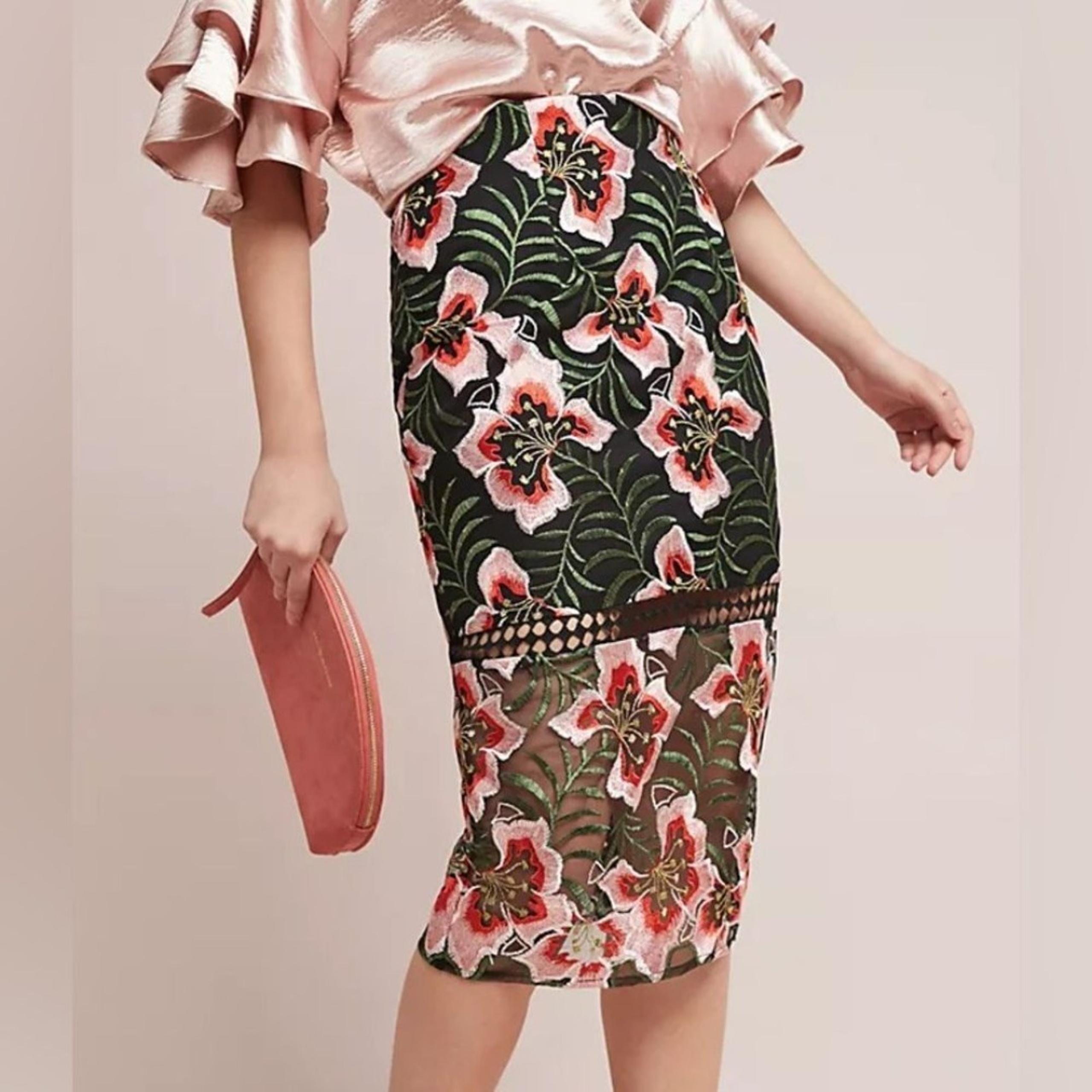 Anthropologie VONE Deutzia Lace Pencil Embroidered Floral Skirt Size 10