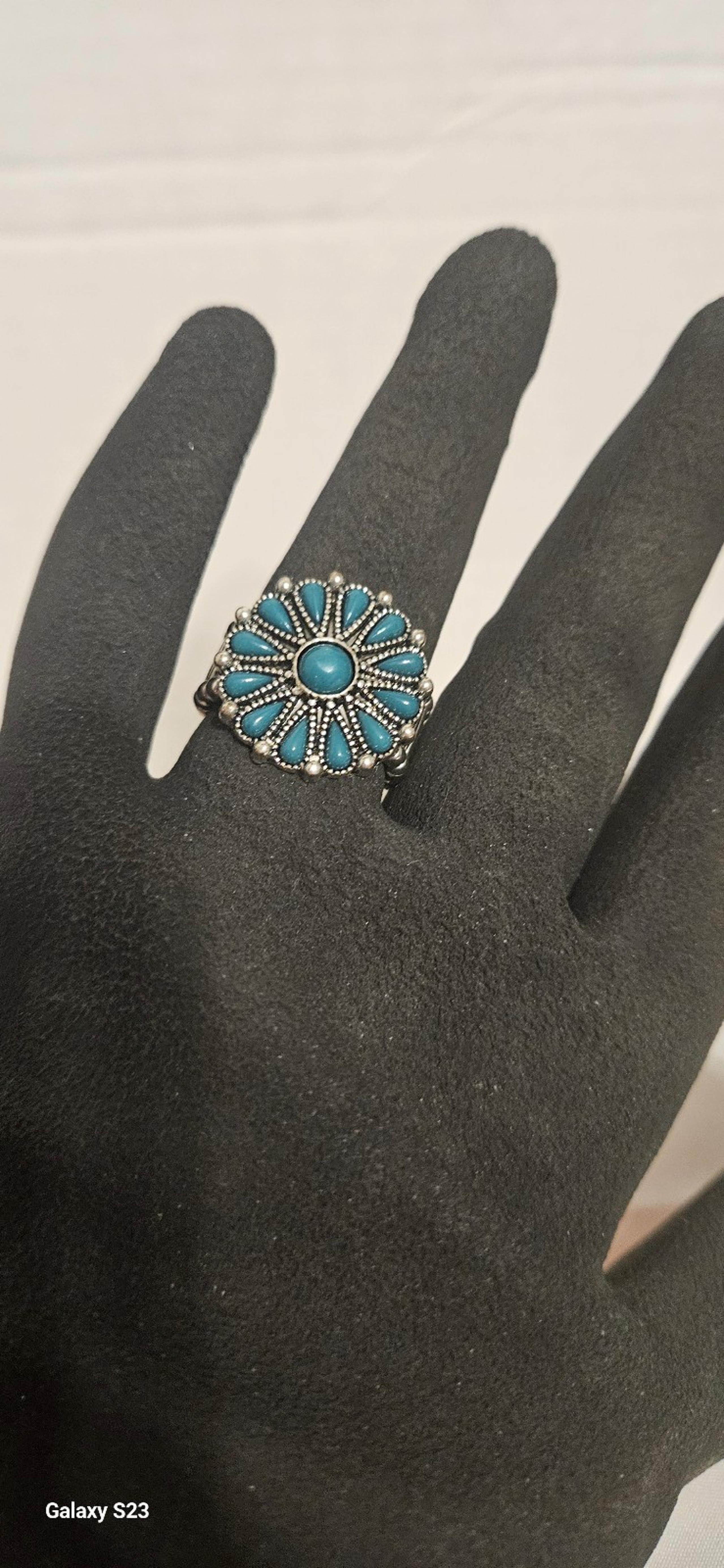 Paparazzi Poppy Cluster Green Ring One Size fits most