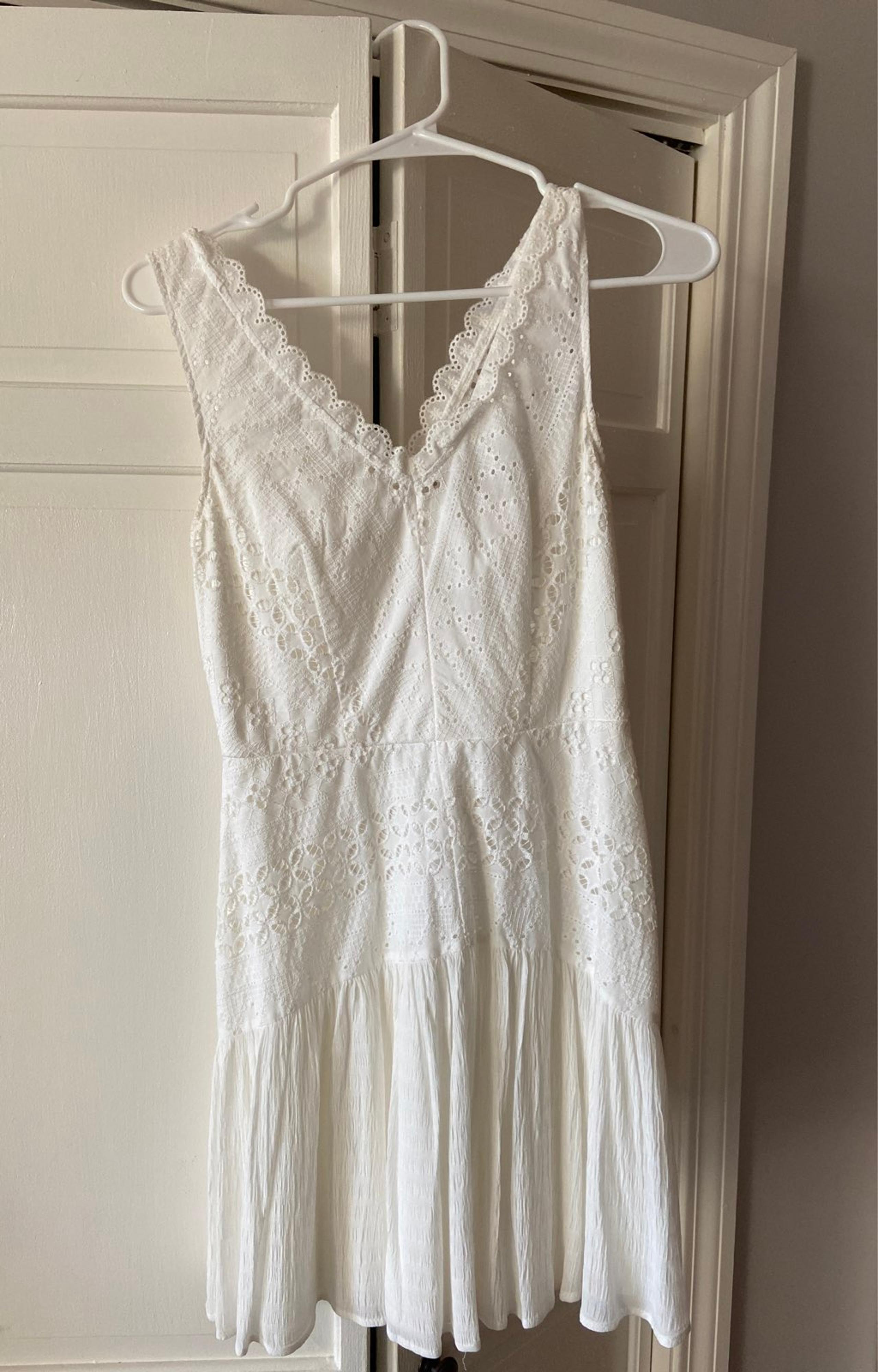 White lace dress