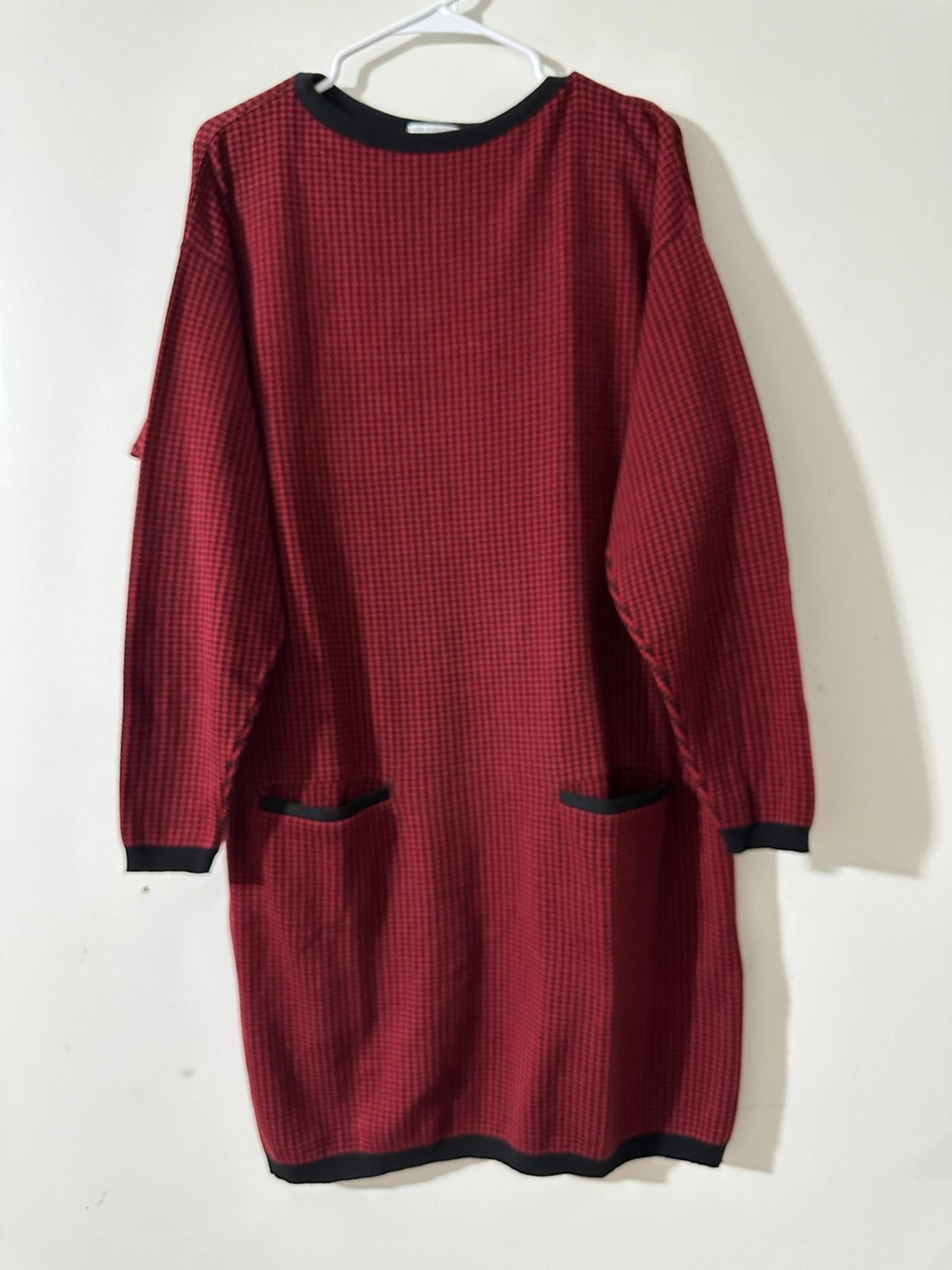 Women’s Plus Size Joan Vass , USA Houndstooth Red/Black Sweater Dresd Size 2