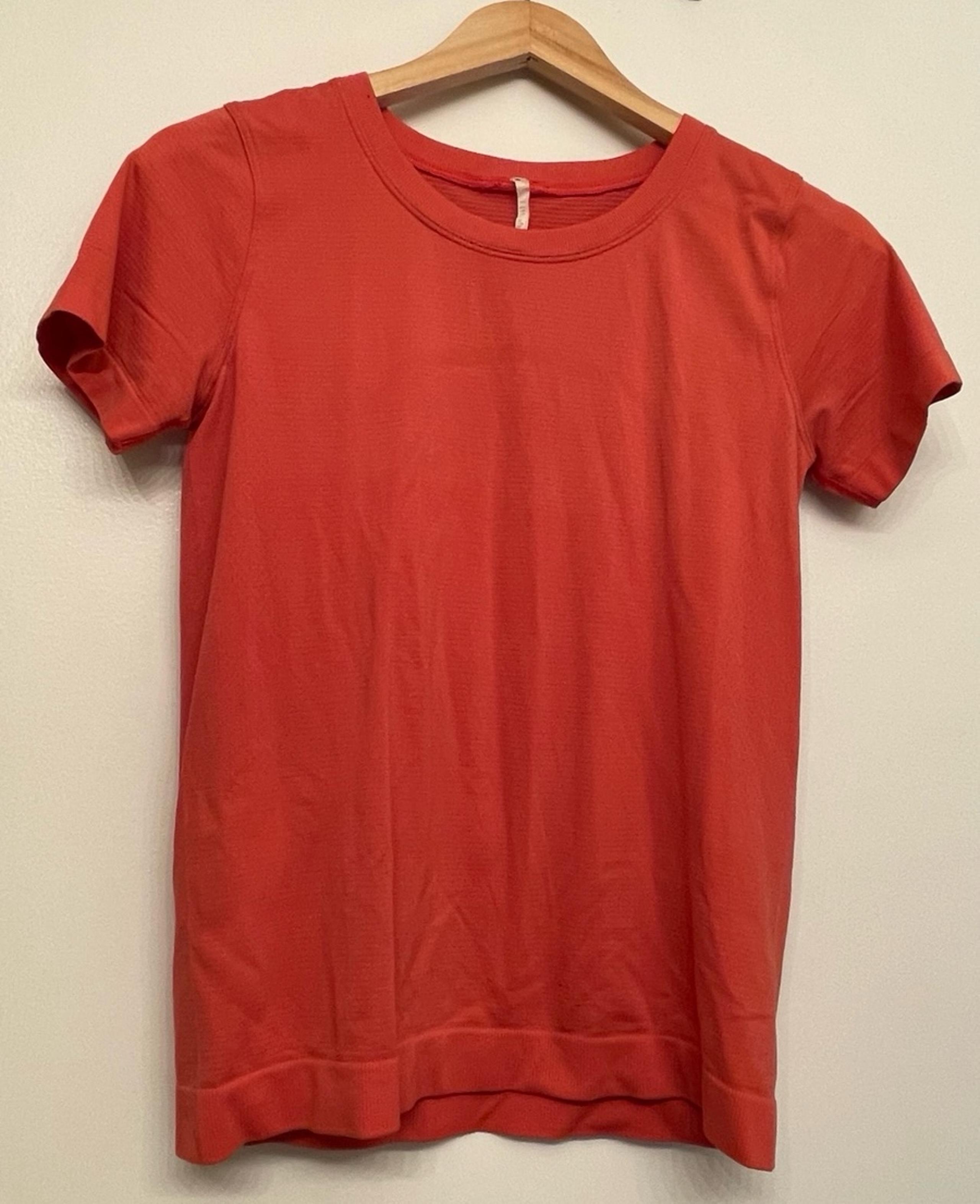 Lululemon Womens 4 Athletic Short Sleeve Top Orange