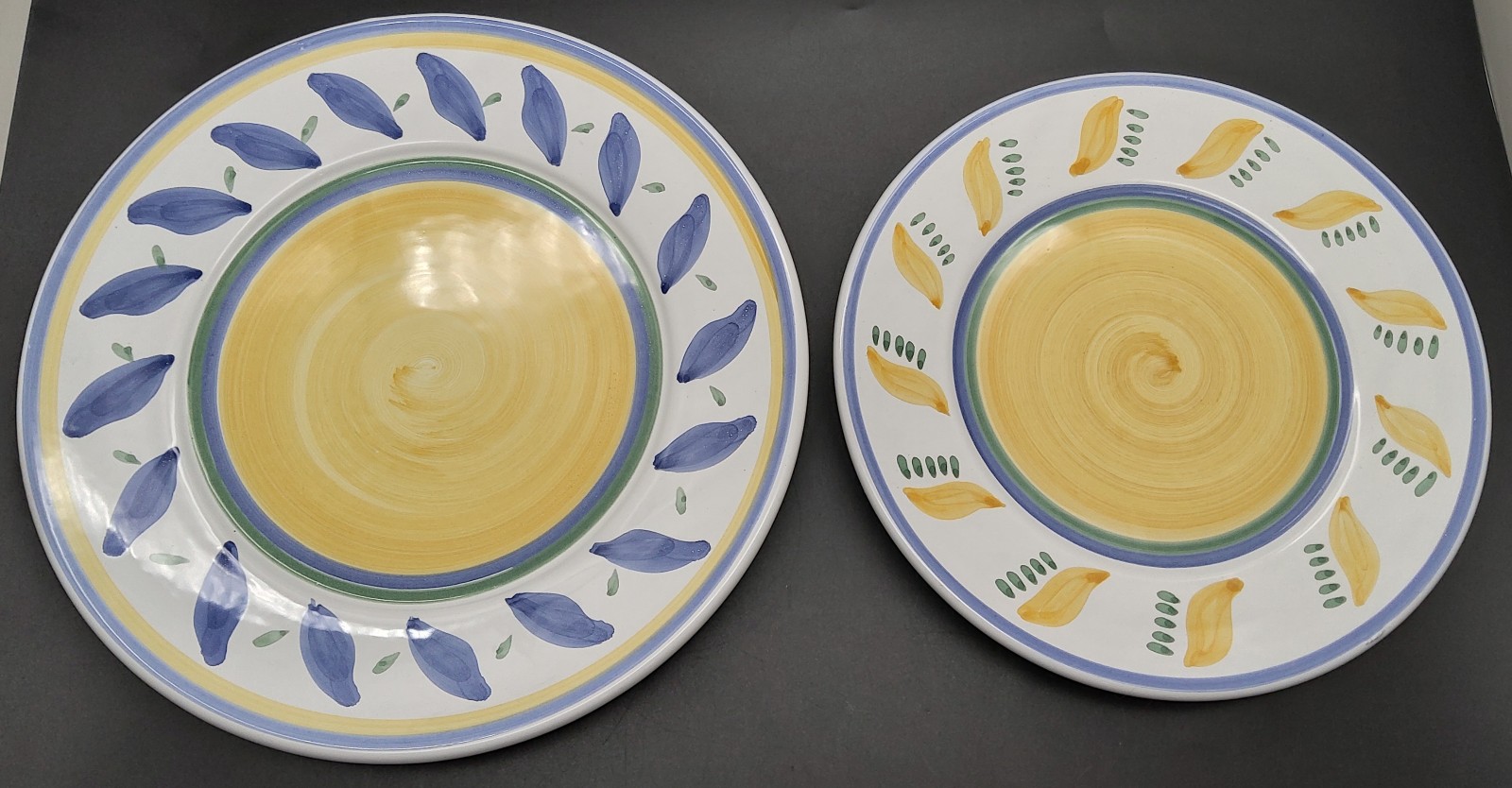 Williams Sonoma Tournesol Italy 9 1/2 and 11 Dinner Plates