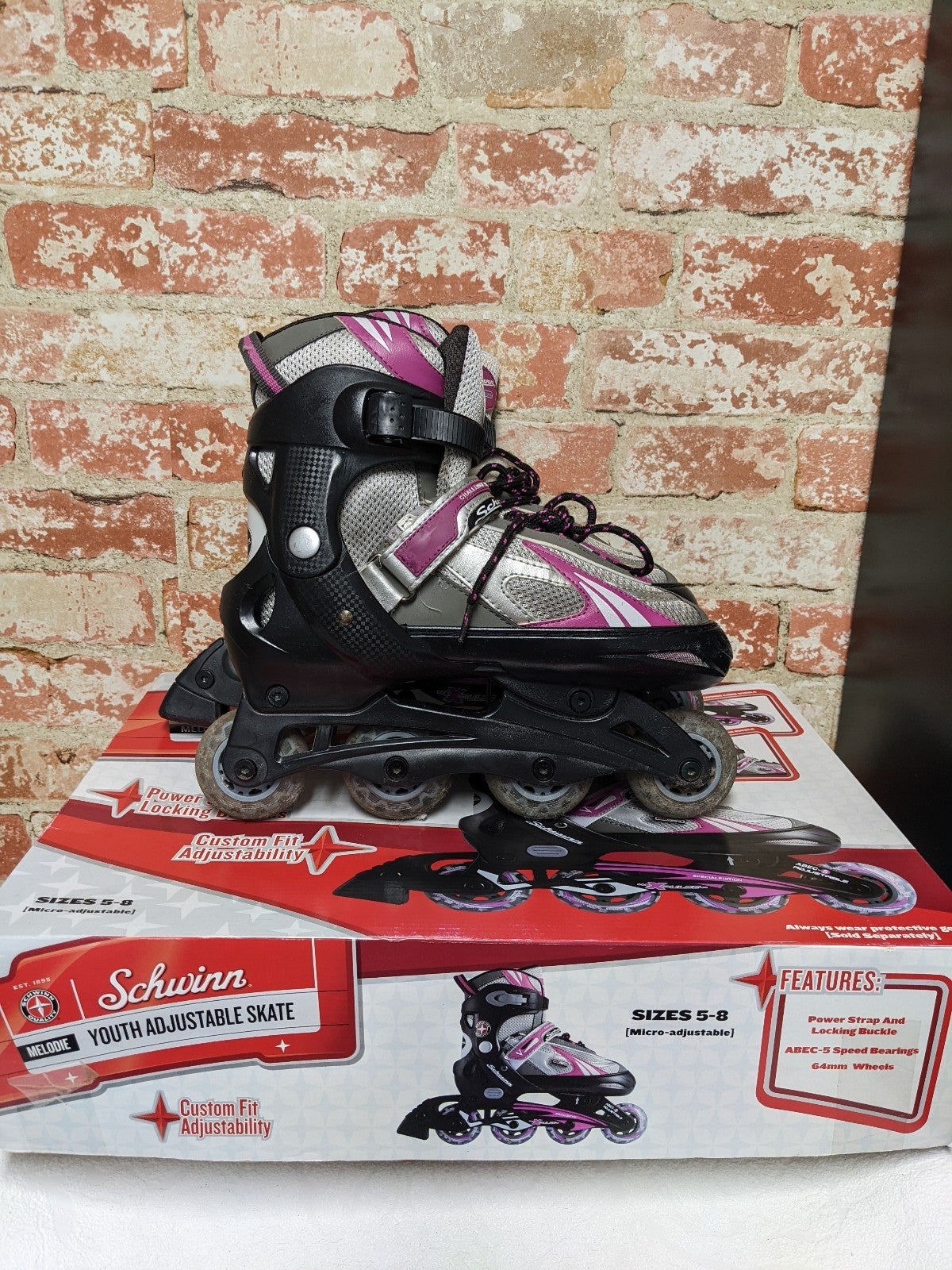 Schwinn Girls' Rollerblades Roller skates size 5-8 Rollerskates