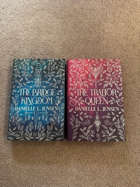 The Bridge Kingdom & The Traitor Queen Fairyloot