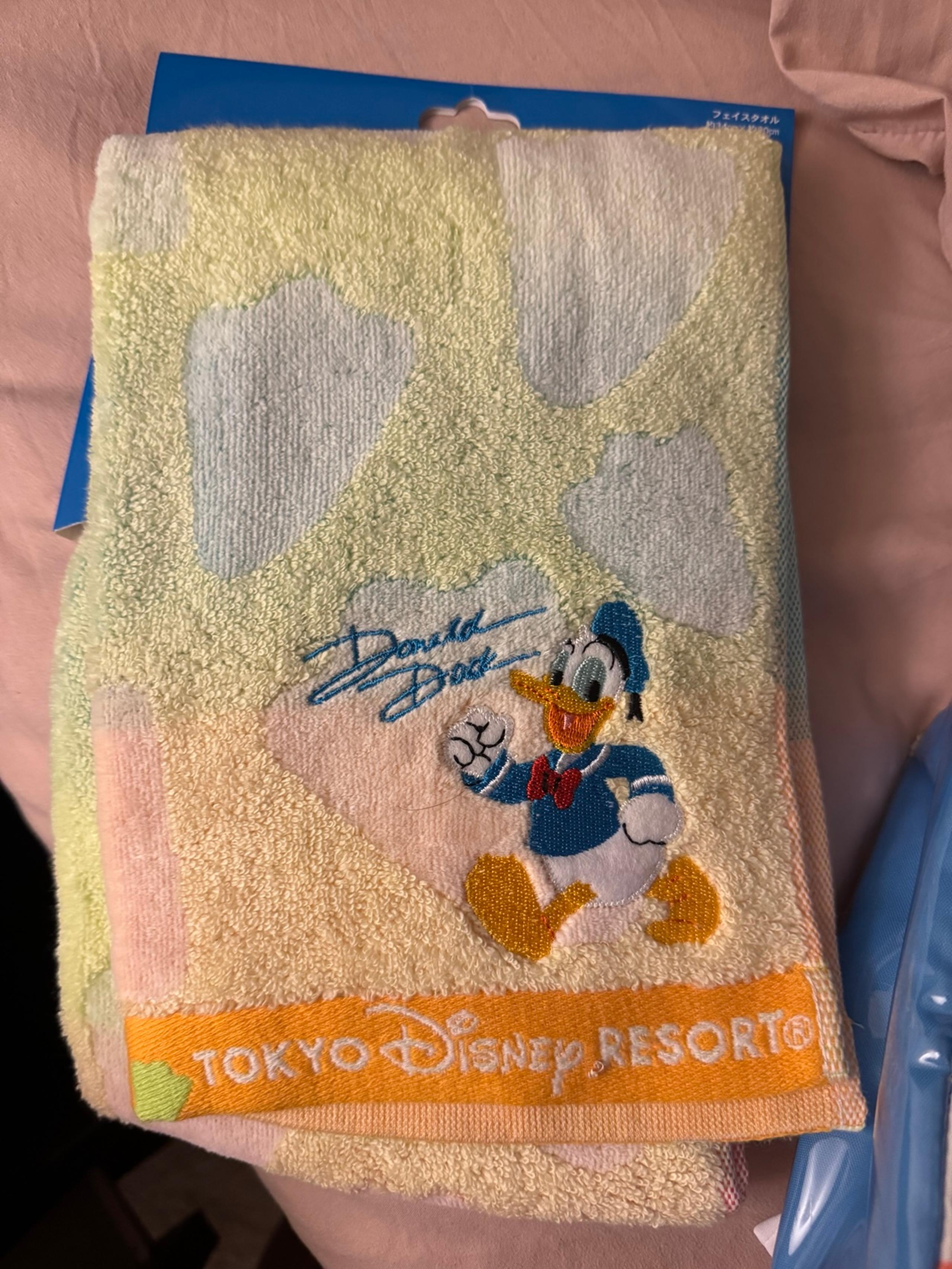 Tokyo Disney Donald Duck towel new