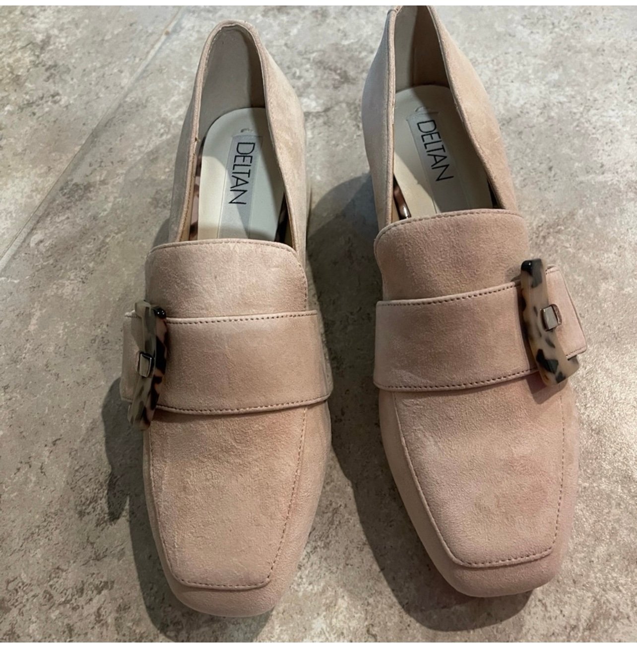 Deltan healed loafers