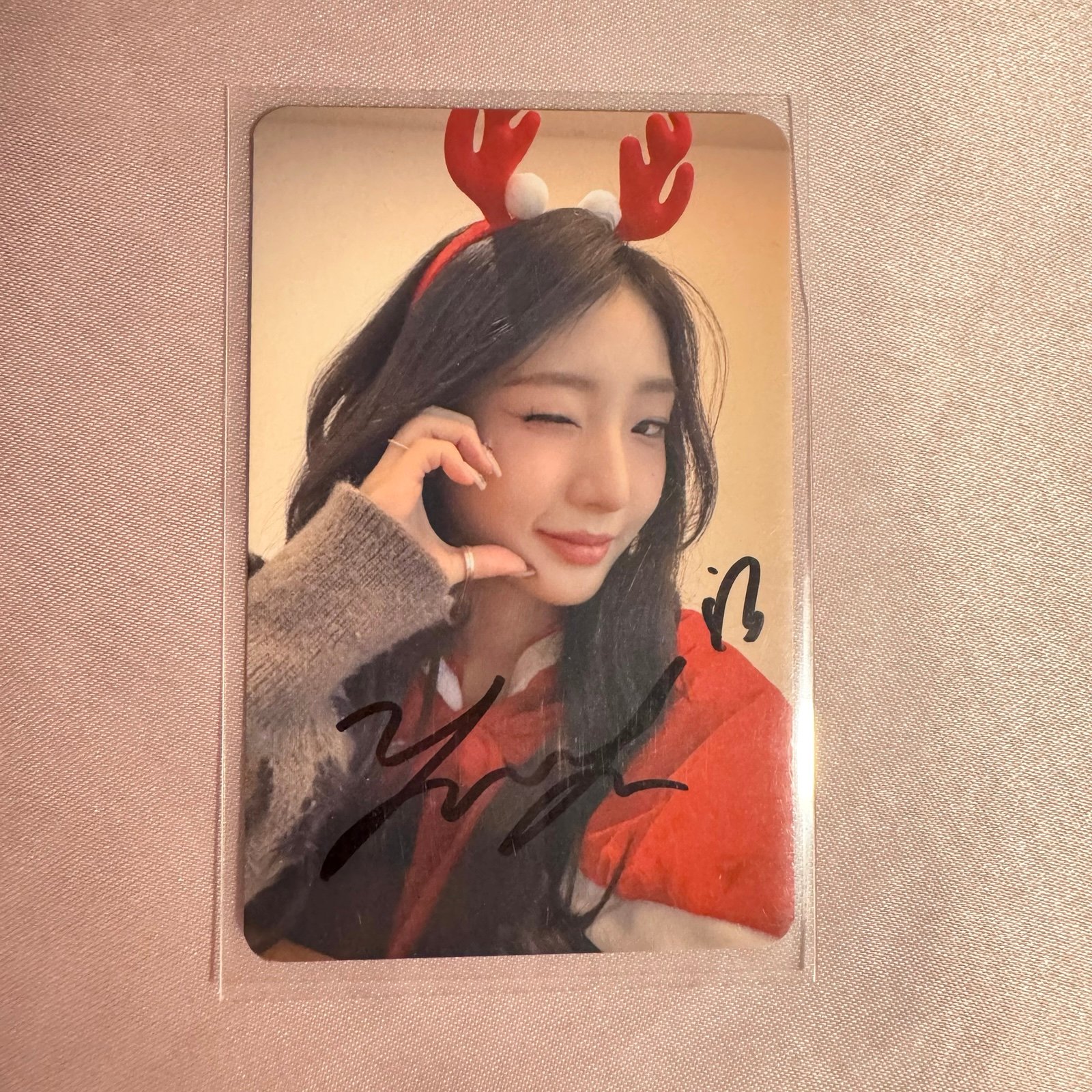 loona yeojin loossemble hellolive event winner signed photocard