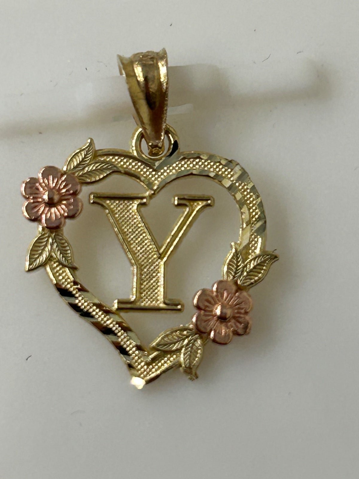 10k yellow gold pendant