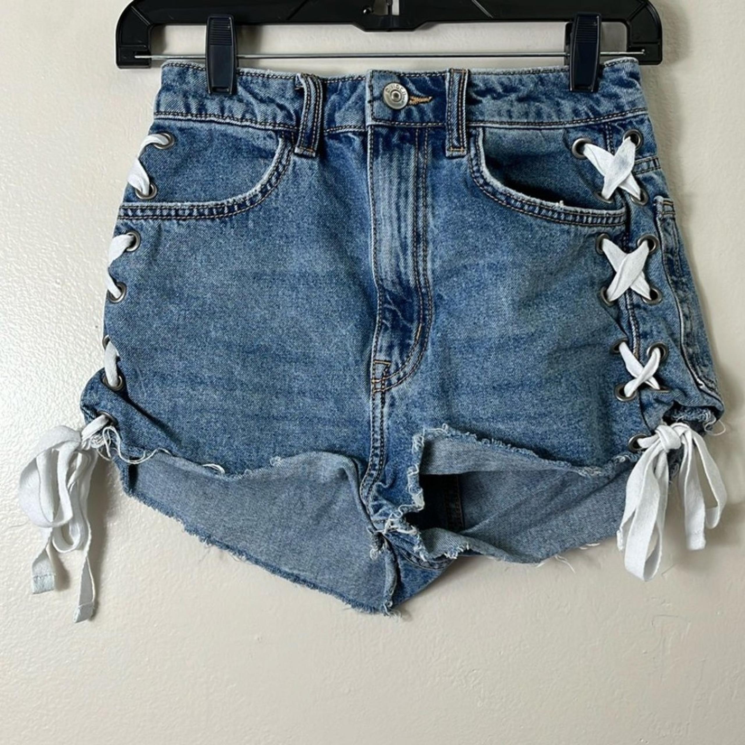 Divided H&M Blue Denim Cut Off Distressed Jean Shorts Women’s Size 4
