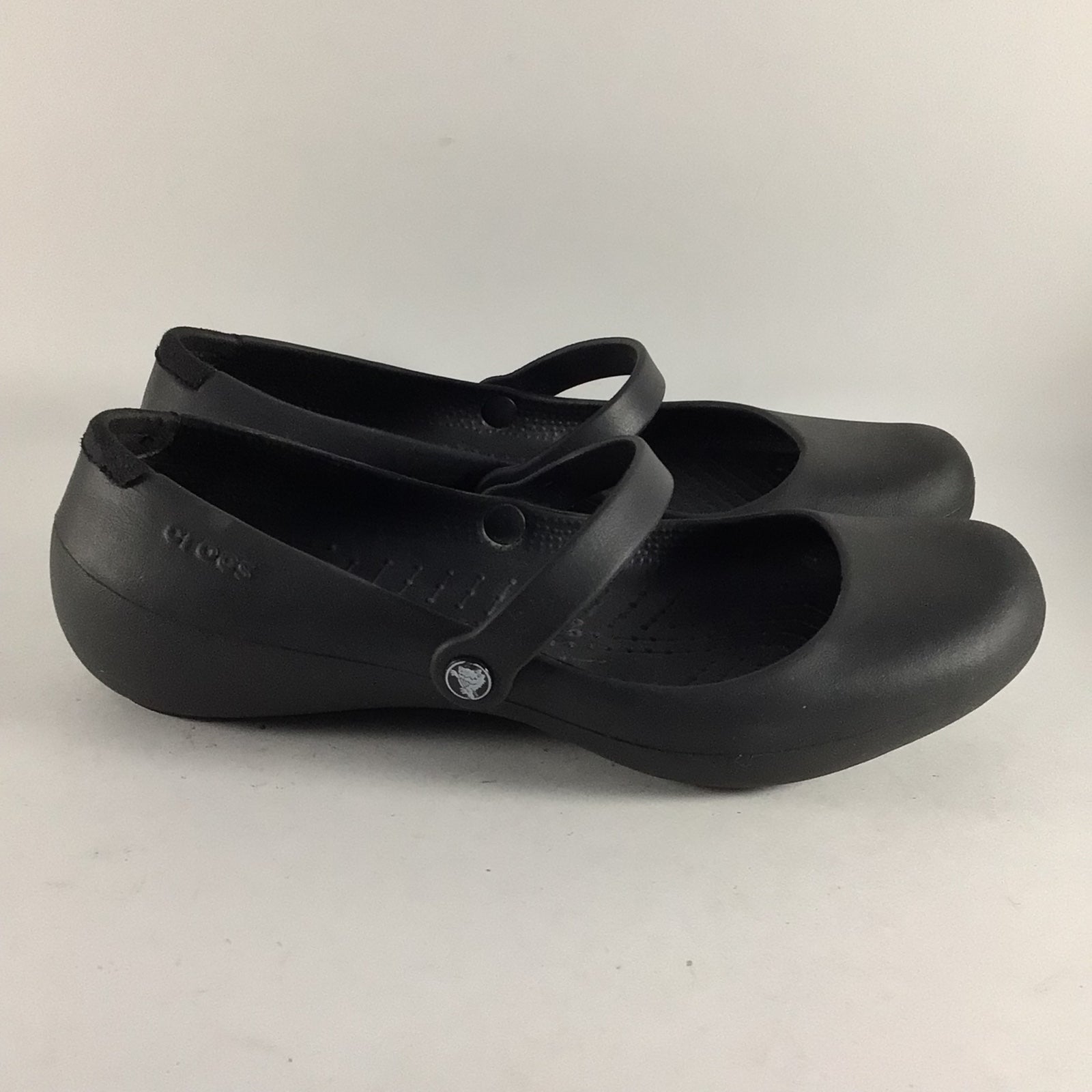 Crocs womens low top shoes rubber clogs black size 8