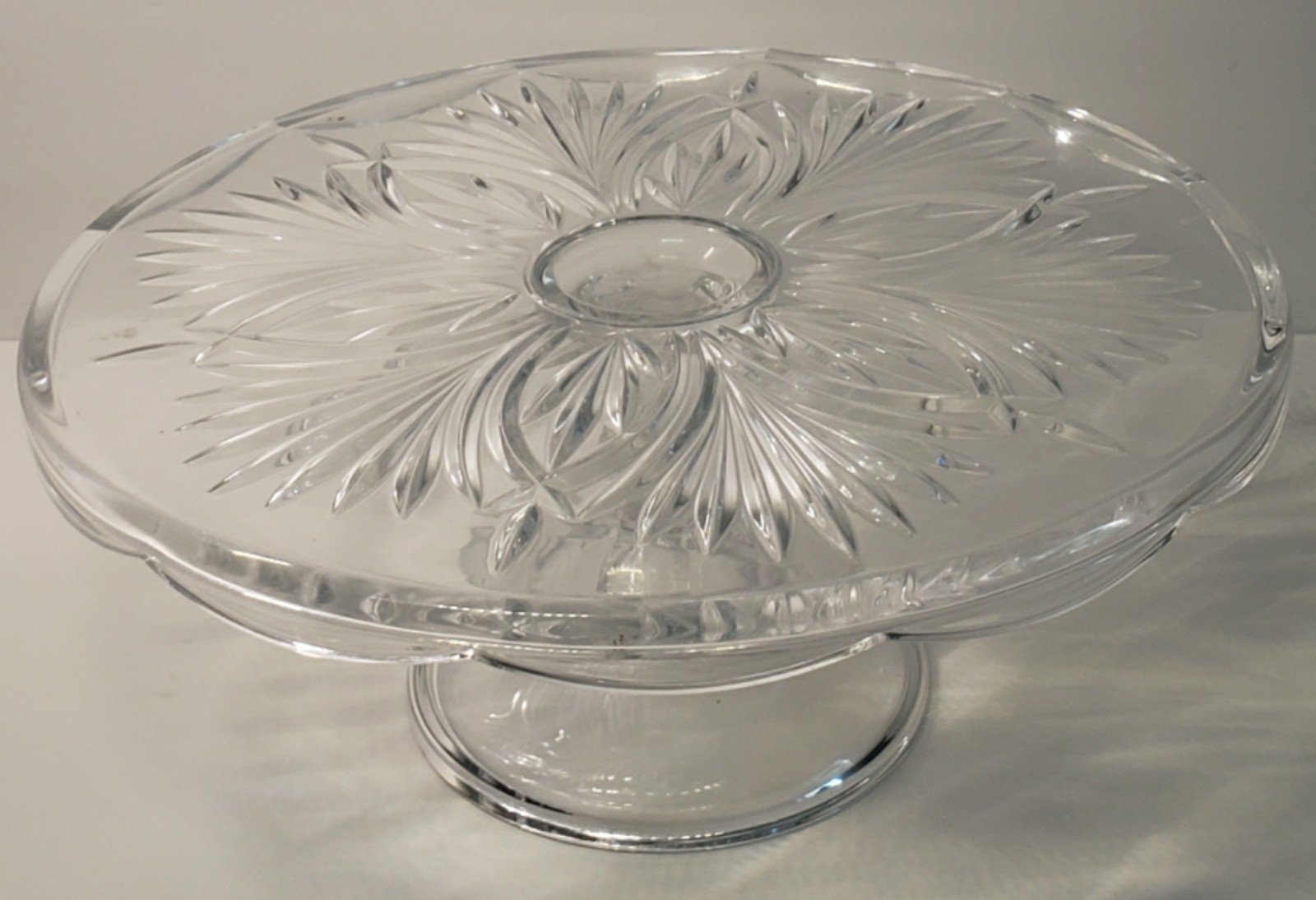 Royal Limited Bohemia Czech 24% Lead Crystal 11 Cake Stand