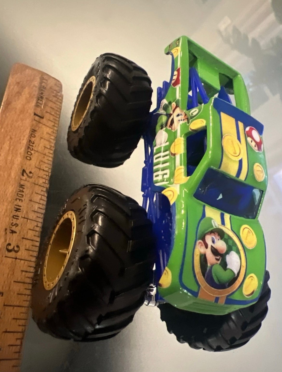 Hot Wheels Monster Trucks Super Mario Luigi Nintendo 1/64