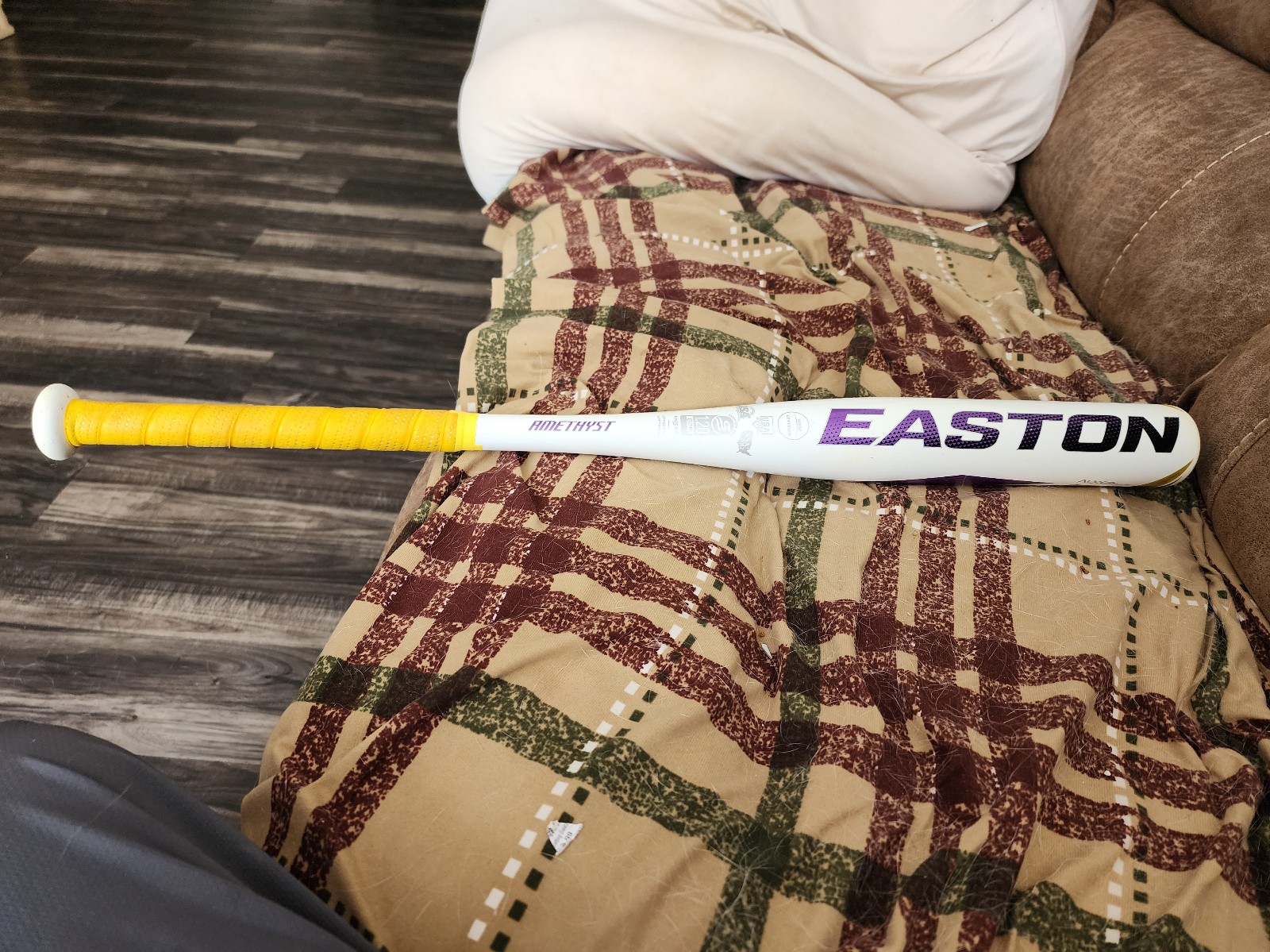 Easton Amethyst Fastpitch Bat (-11). 28 Inch Length). From A Smoke Free Home
