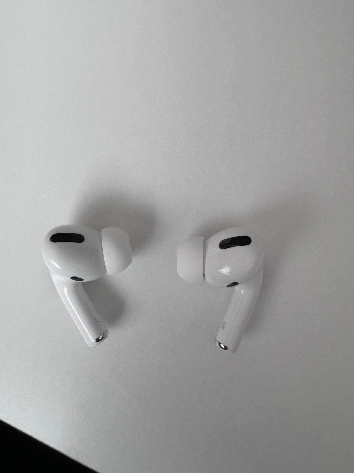 Apple airpods pro 1st generation