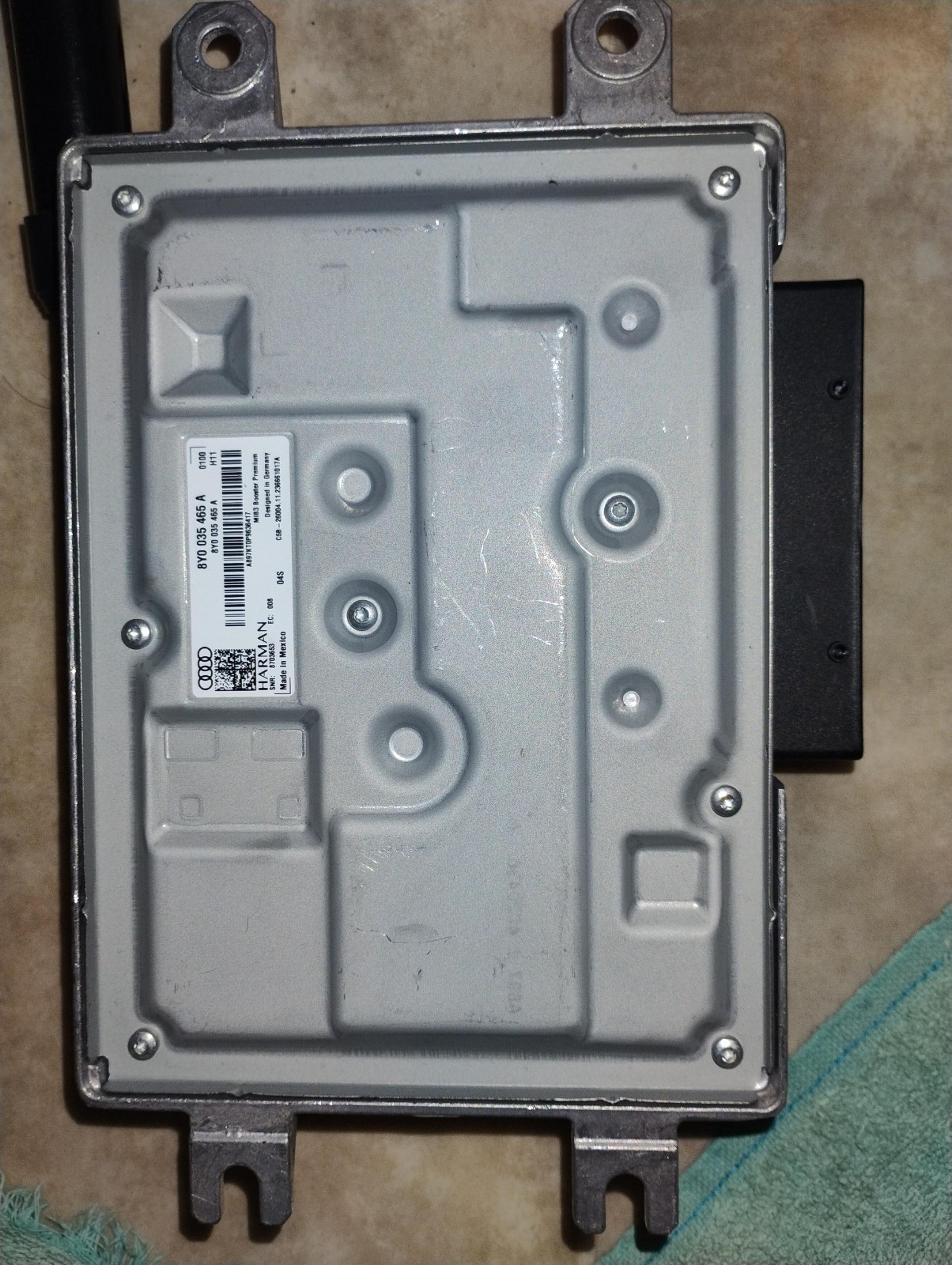 2023 Q5 AUDI HARMON KARDON AMPLIFIER AMP OEM ID # 8Y0035465A qty2