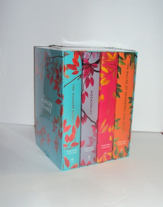 The Hunger Games Deluxe Collection - UK 4-Book Set by Suzanne Collins